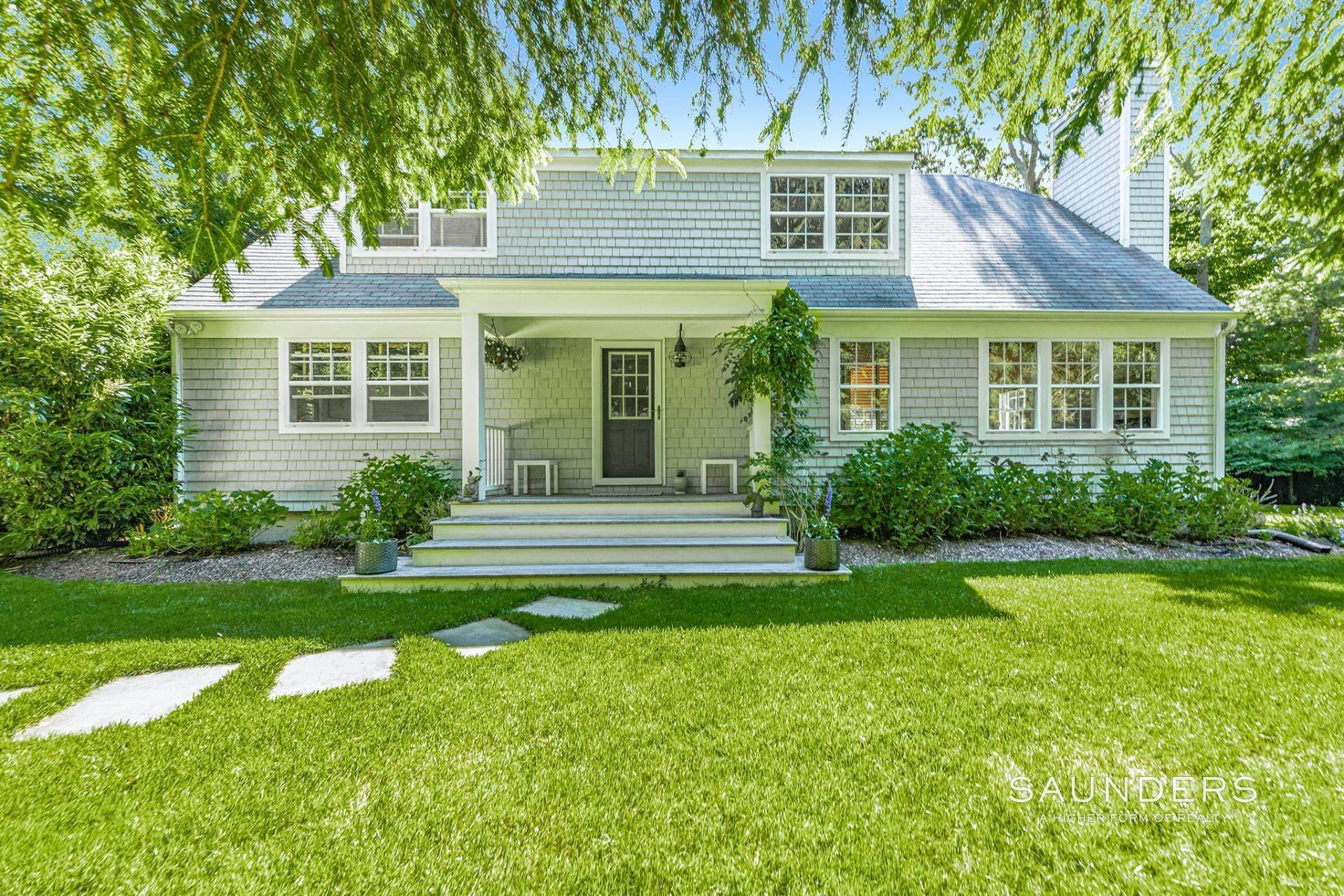 22. Single Family Homes for Sale at Ideally Located Between Amagansett & Eh Village 4 Talkhouse Walk, East Hampton, NY 11937
