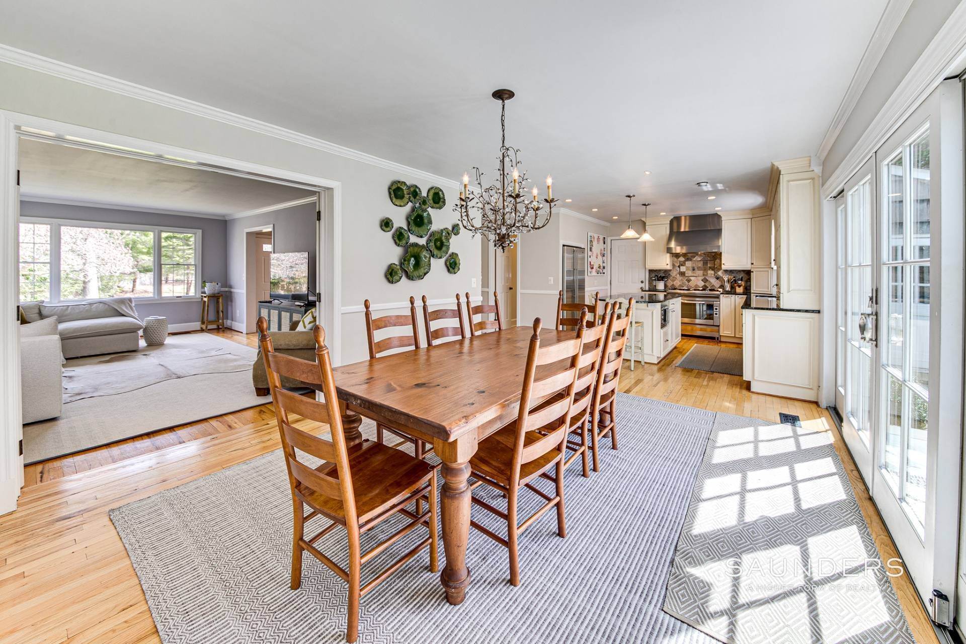 9. Single Family Homes at Conveniently Located East Hampton Traditional East Hampton, NY 11937