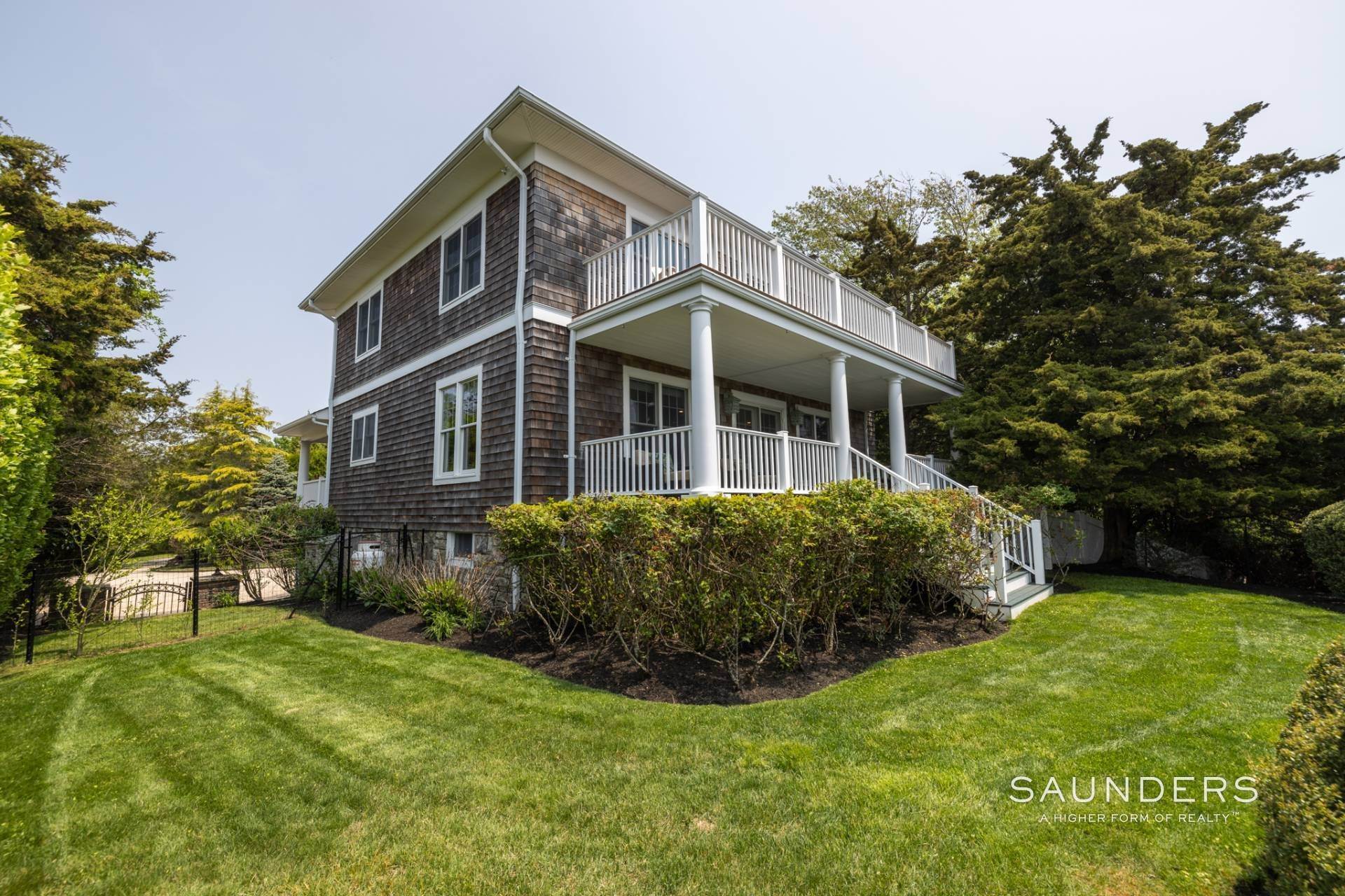 24. Single Family Homes at Meticulously Maintained Bay View Home In Shinnecock South Southampton, NY 11968