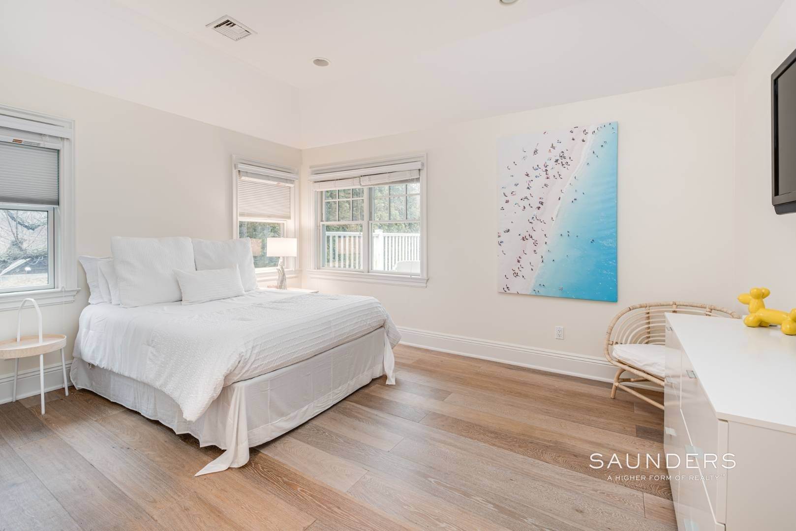 23. Single Family Homes for Sale at Beach House Abutting Reserve In East Hampton South 2 Skimhampton Road, East Hampton, NY 11937