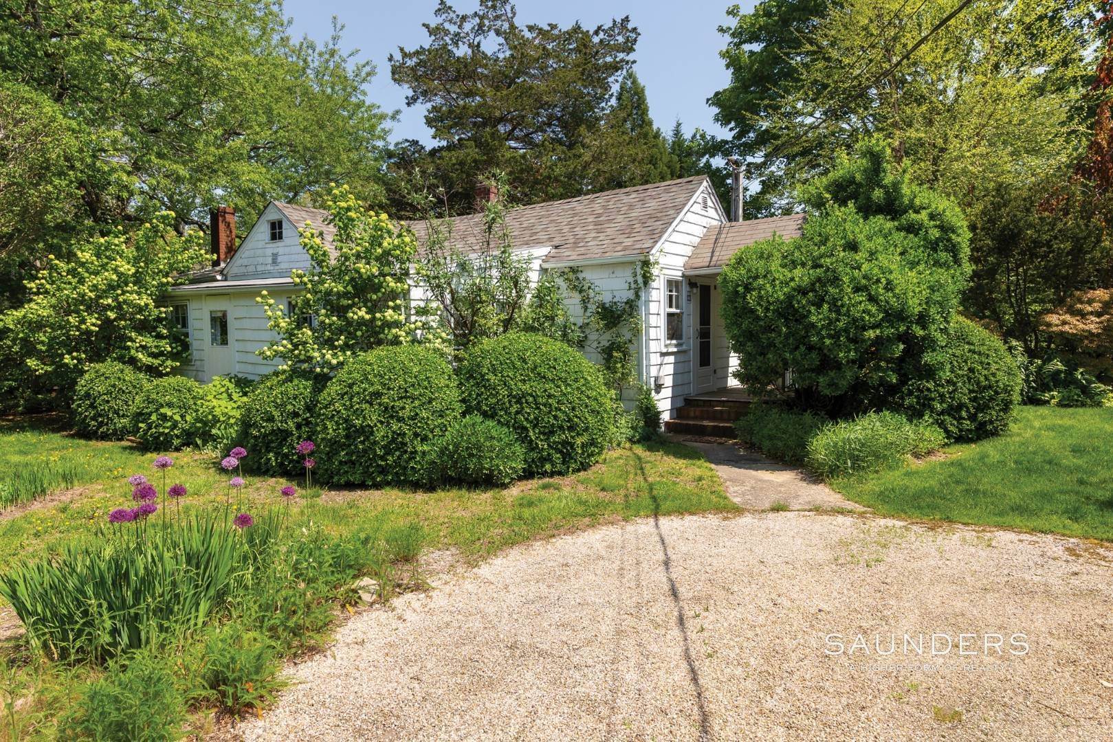 Single Family Homes at Charming Amagansett Summer Cottage Amagansett, NY 11930