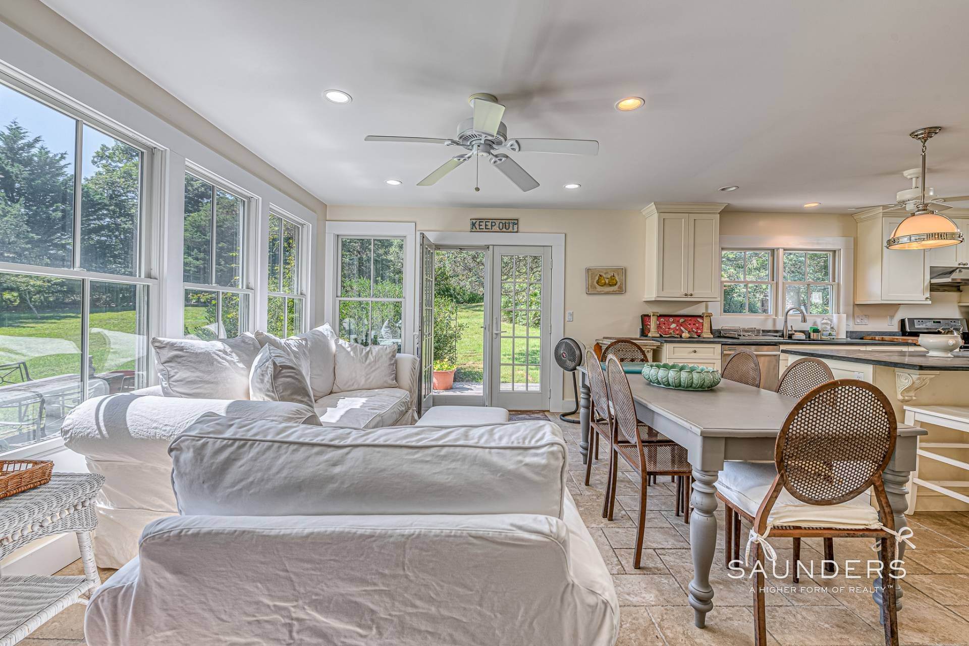 7. Single Family Homes at Picture-Perfect Beach Cottage Southampton, NY 11968