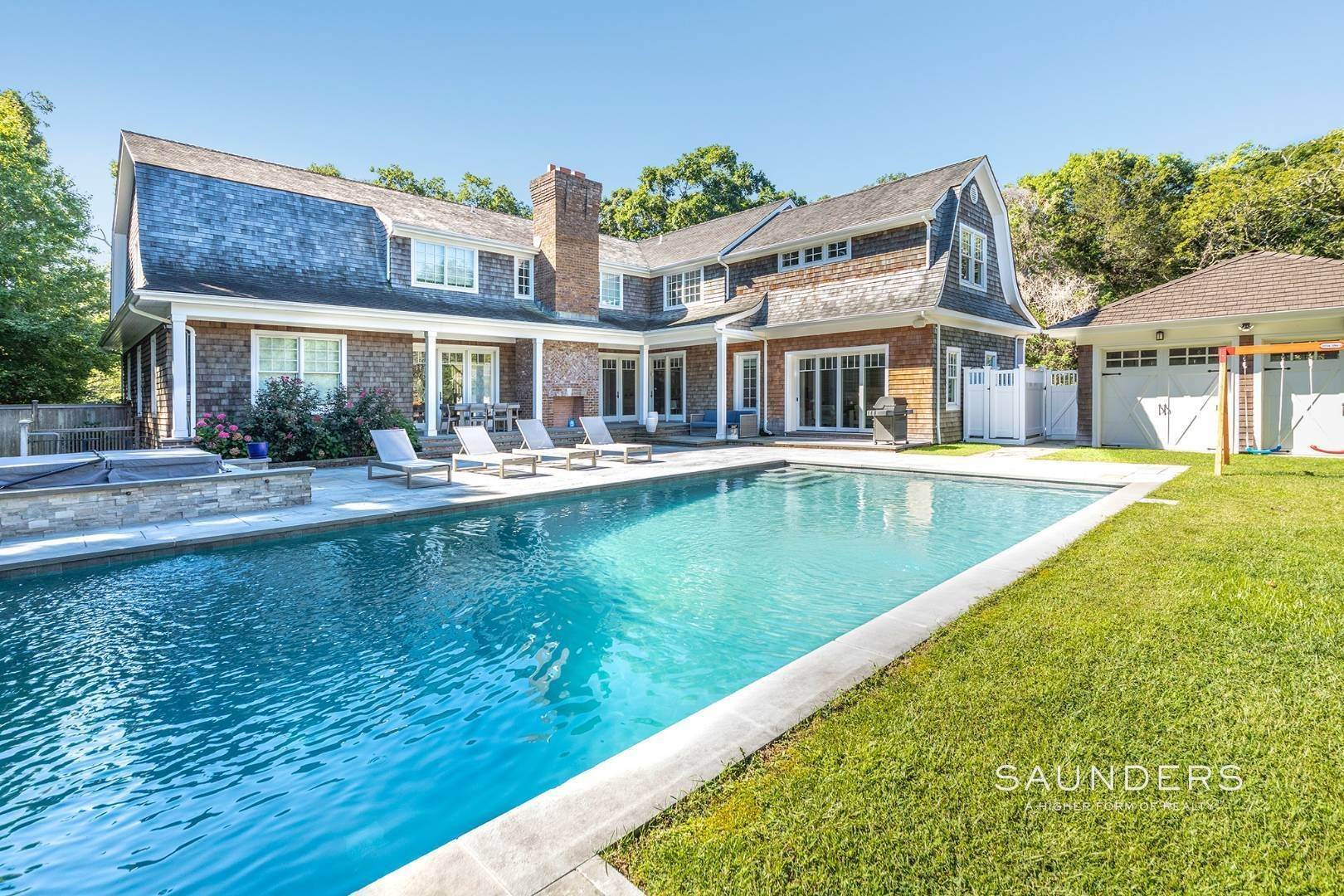 4. Single Family Homes for Sale at Spacious Shingled Traditional South Of Highway 197 Skimhampton Road, East Hampton, NY 11937