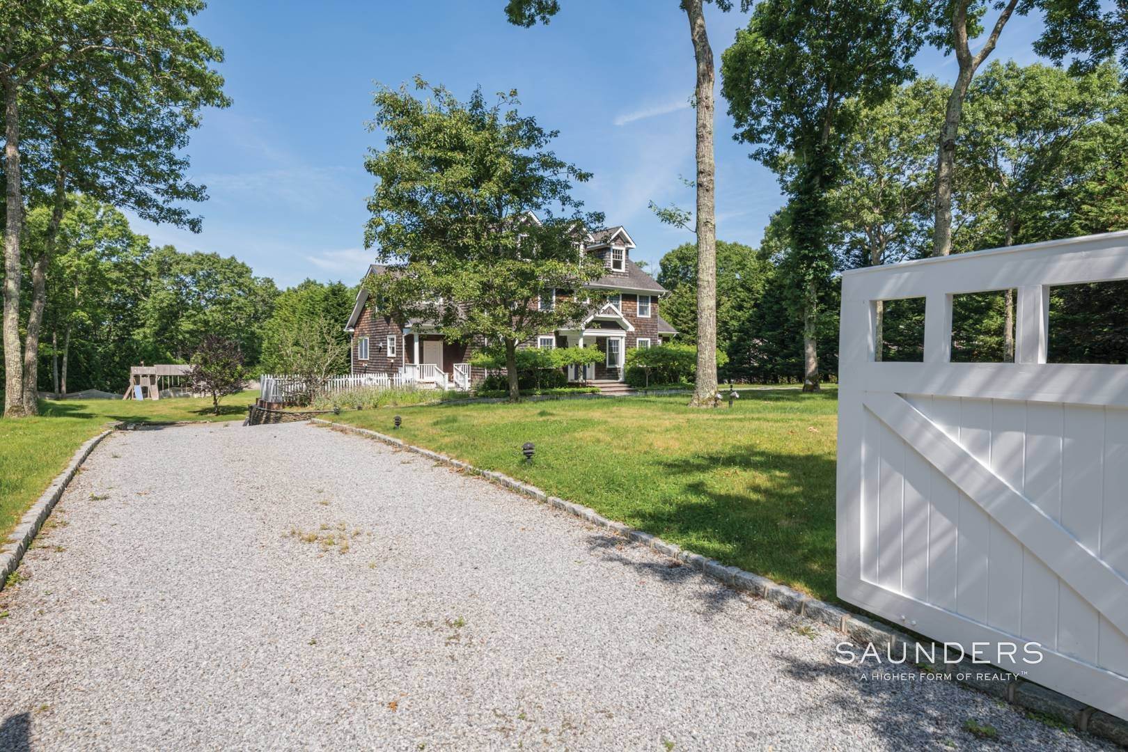 23. Single Family Homes for Sale at Gated Southampton Traditional On 2+ Acres 44 Ocean View Parkway, Southampton, NY 11968