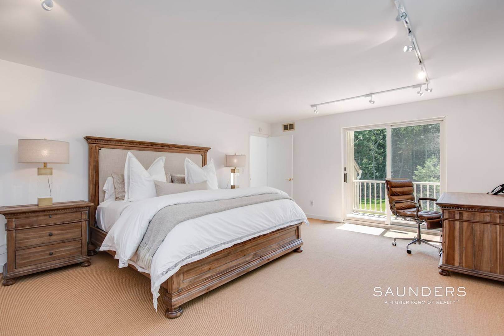 21. Single Family Homes at Serenity And Privacy In East Hampton With Tennis East Hampton, NY 11937
