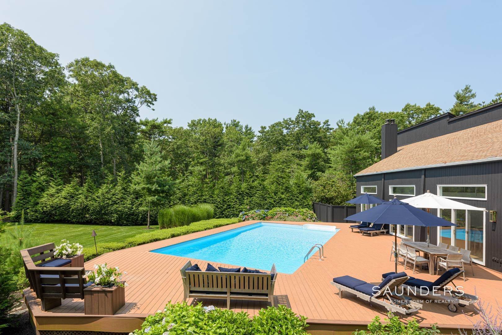 24. Single Family Homes at Serenity And Privacy In East Hampton With Tennis East Hampton, NY 11937
