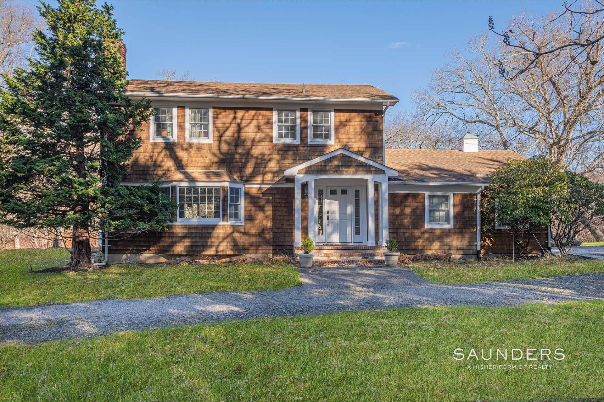 Single Family Homes for Sale at Southampton Traditional With Pool Set Back On A Private Lot. 55 Edge Of Woods, North Sea, Southampton, NY 11968