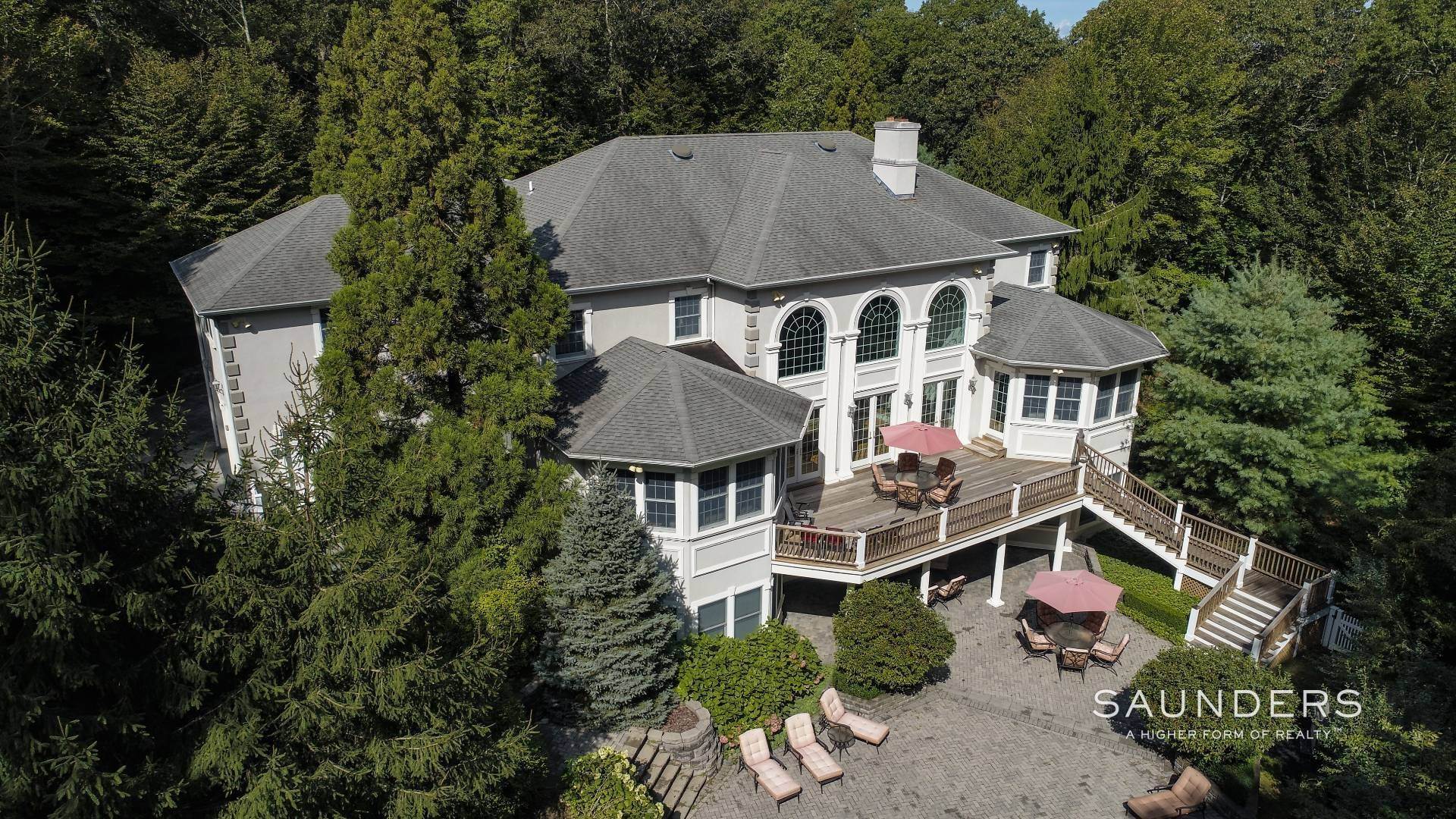 29. Single Family Homes for Sale at Grand Estate In Amagansett Amagansett, NY 11930