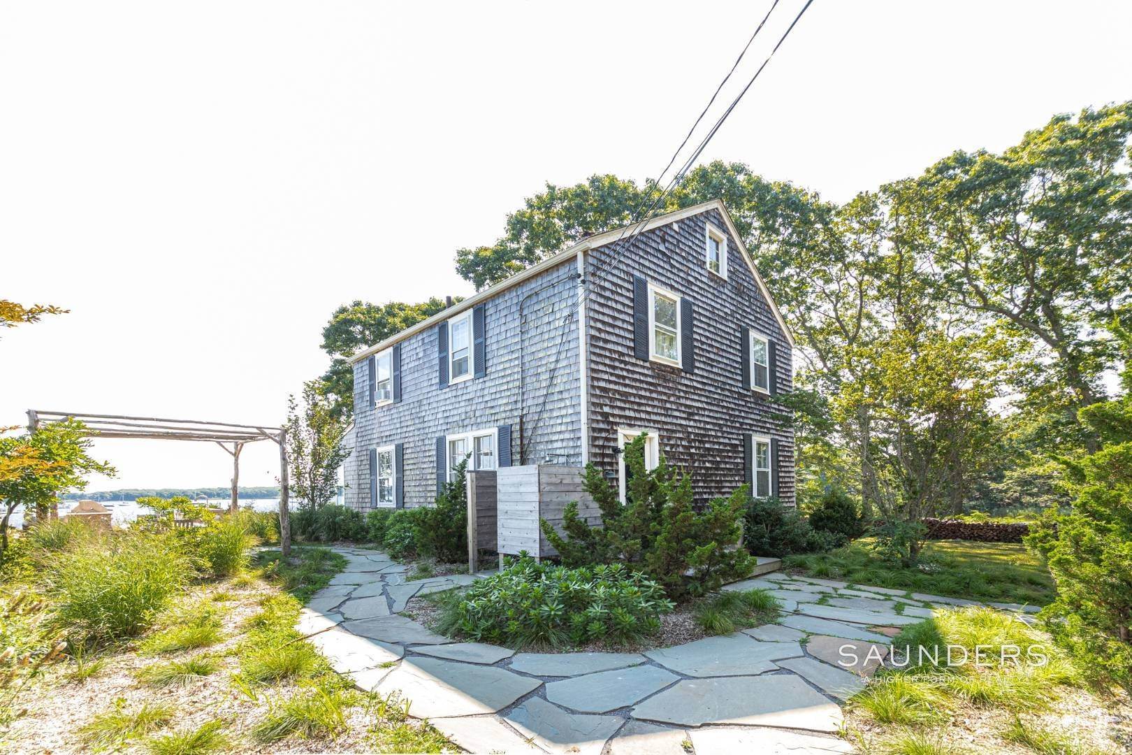 27. Single Family Homes at Shelter Island Harborfront Farmhouse Shelter Island, NY 11964