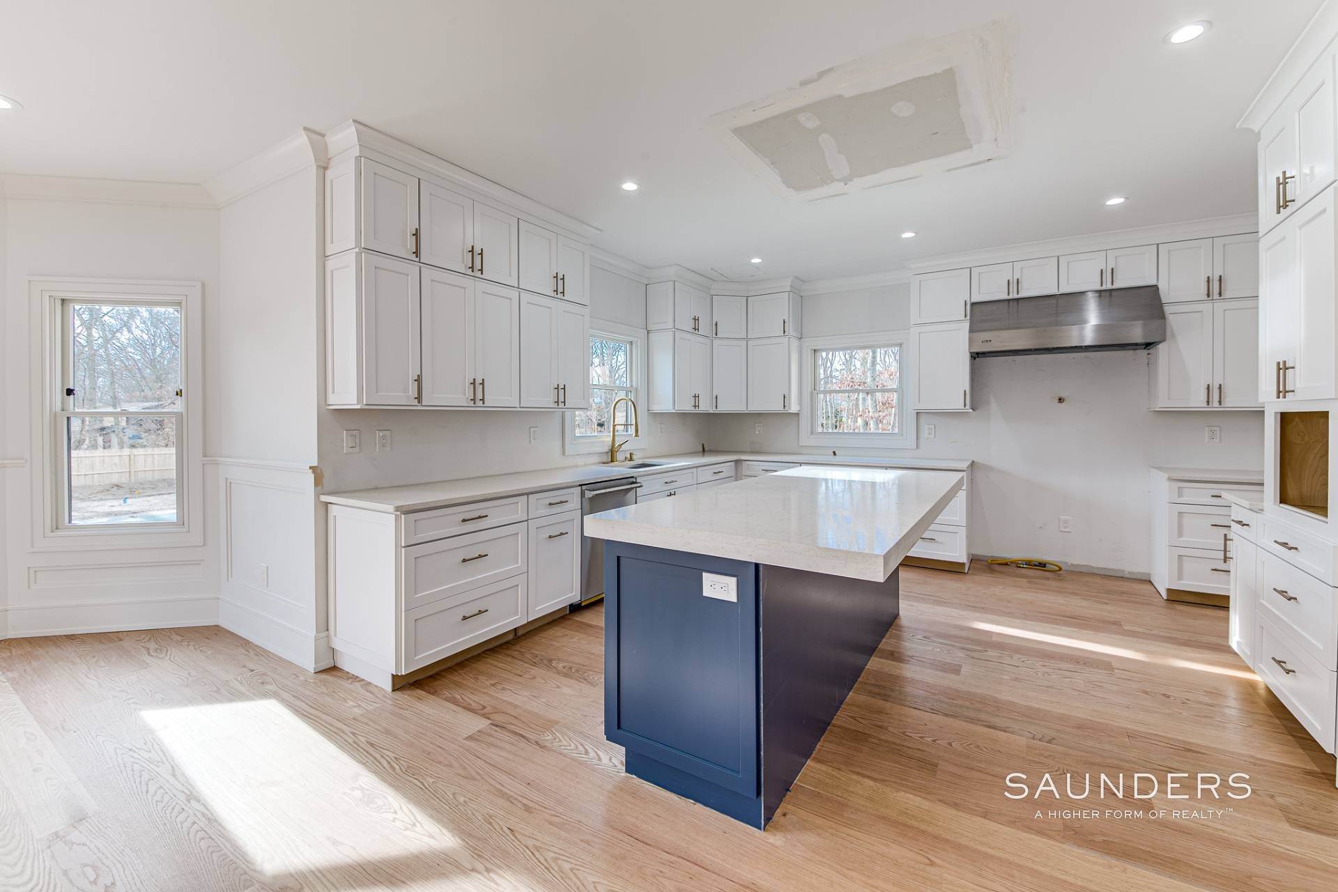 14. Single Family Homes for Sale at New Construction Bridgehampton North Moments From Ocean Beaches 690 Bridgehampton Sag Harbor Turnpike, Bridgehampton, NY 11932