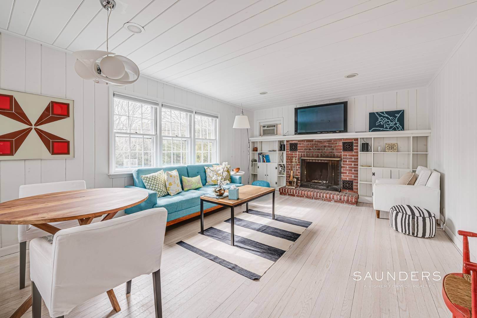 23. Single Family Homes at Waterfront Beauty In Southampton With Private Cottage Southampton, NY 11968