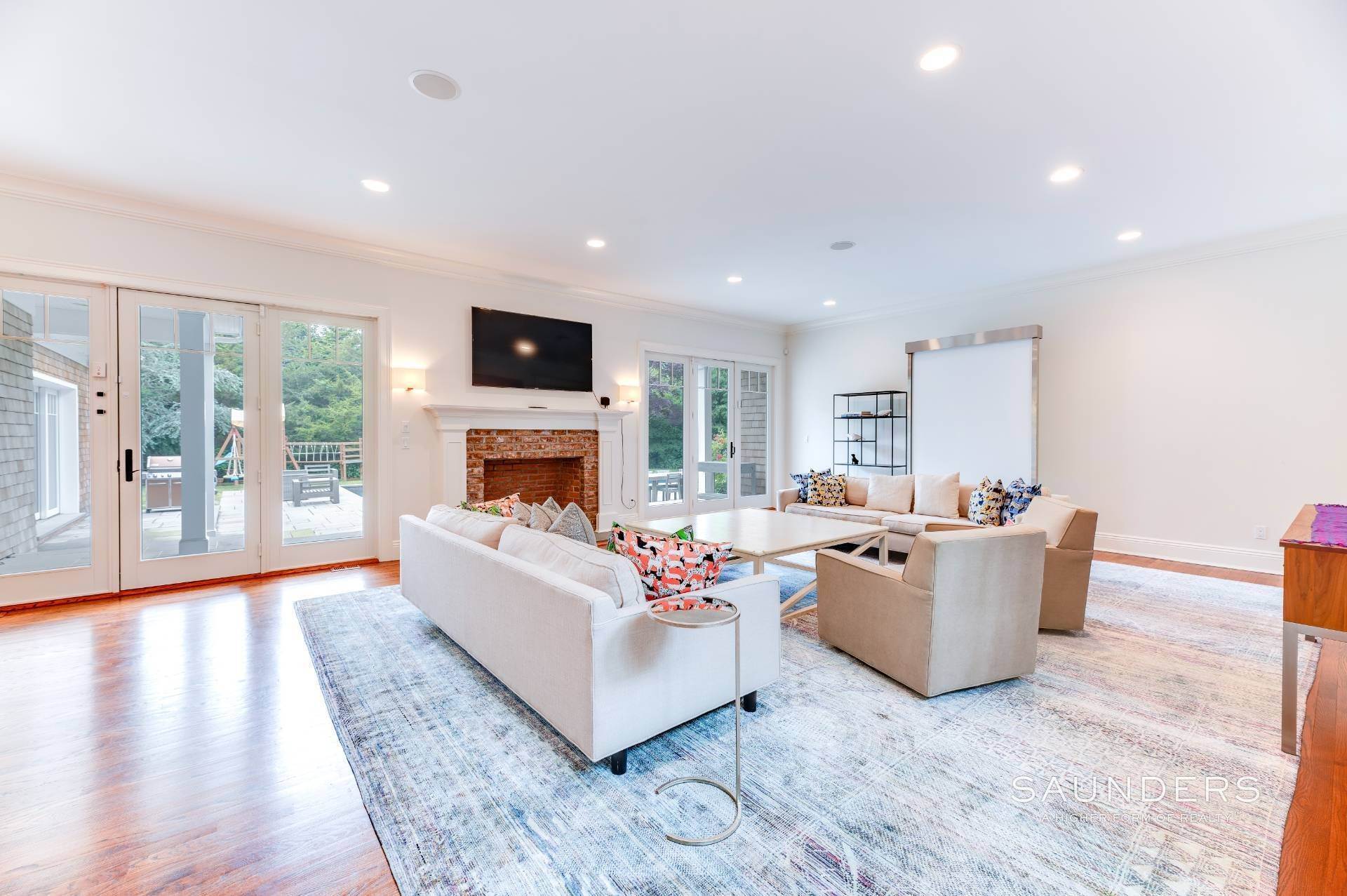 6. Single Family Homes for Sale at Spacious Shingled Traditional South Of Highway 197 Skimhampton Road, East Hampton, NY 11937