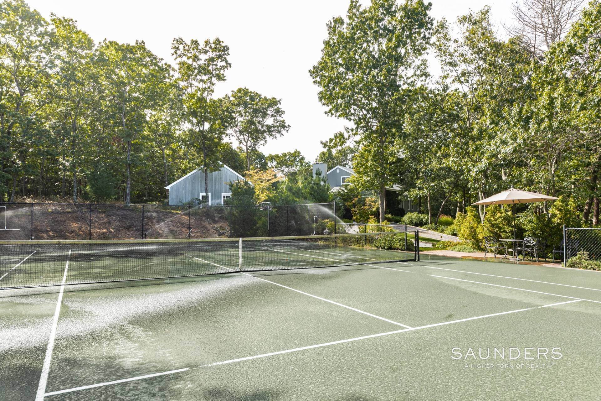 28. Single Family Homes at East Hampton With Tennis 19 Passing Road, East Hampton, NY 11937