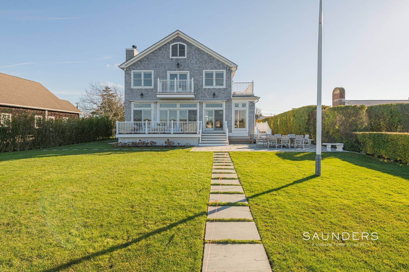 3. Single Family Homes at Attention Boaters! Waterfront Sunsets And Deep Water Dock 15 Middle Pond Lane, Southampton, NY 11968