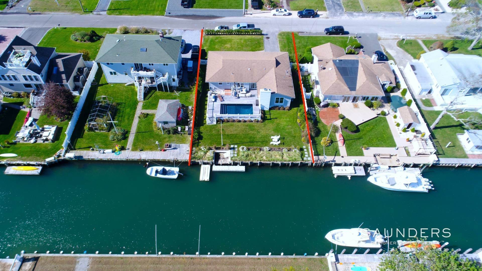 31. Single Family Homes at Hampton's Waterfront Rental - Close To Private Beach East Quogue, NY 11942