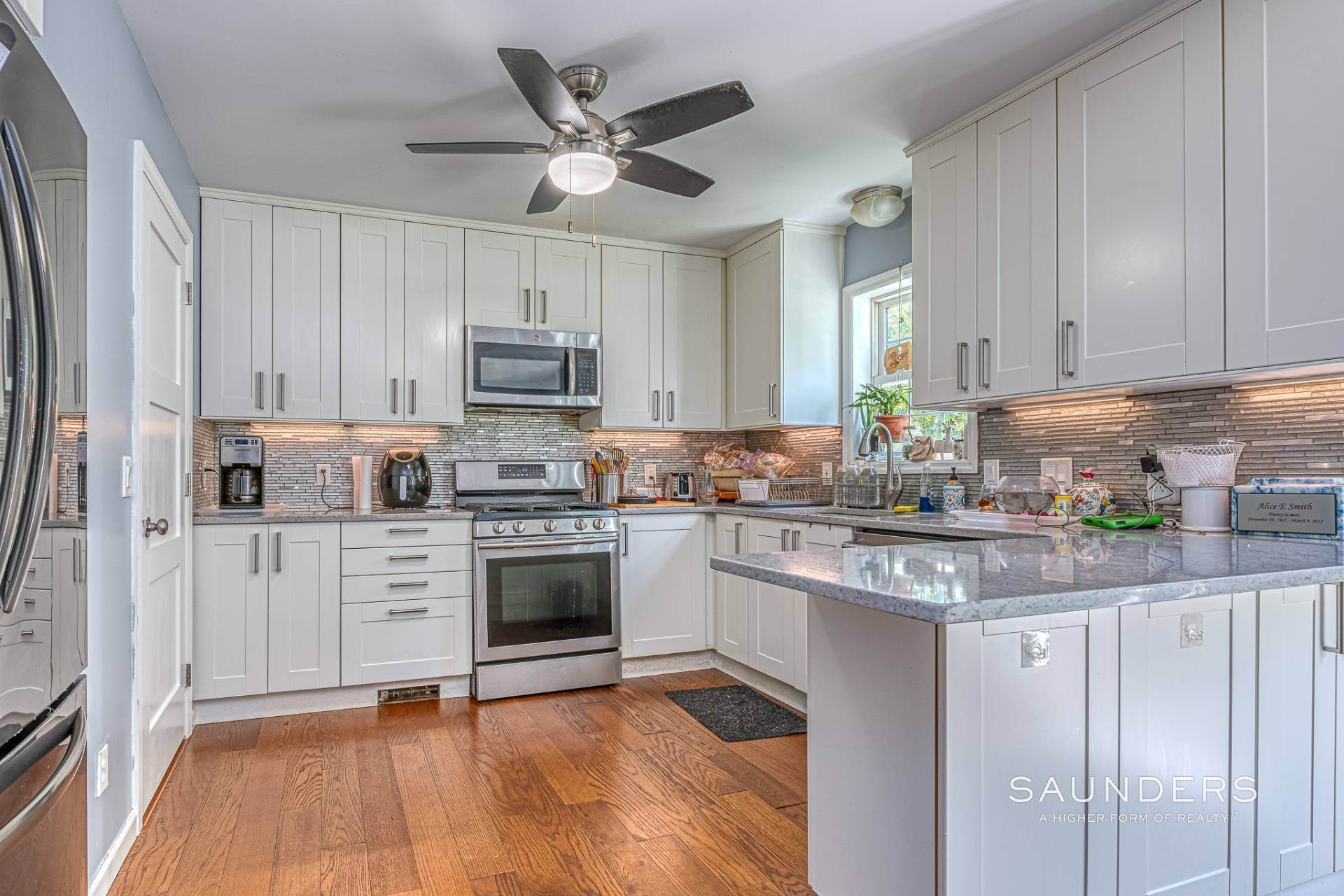 5. Single Family Homes for Sale at Quaint Residence In The Village Of Sag Harbor 352 Division Street, Sag Harbor Village, Sag Harbor, NY 11963