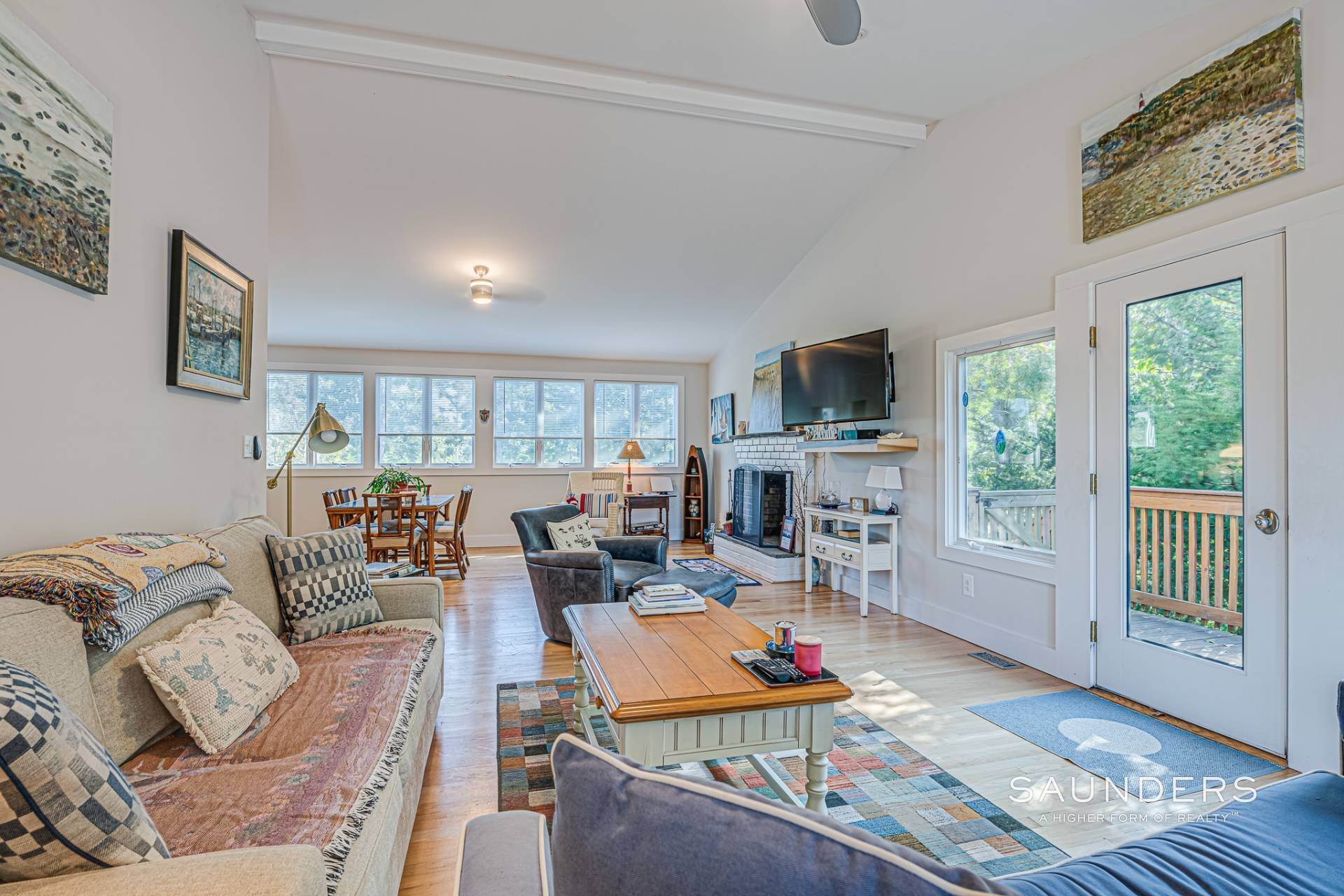 6. Single Family Homes at Pristine And Renovated Low Maintenance Getaway 23 Old Canoe Place Road, Hampton Bays, NY 11946