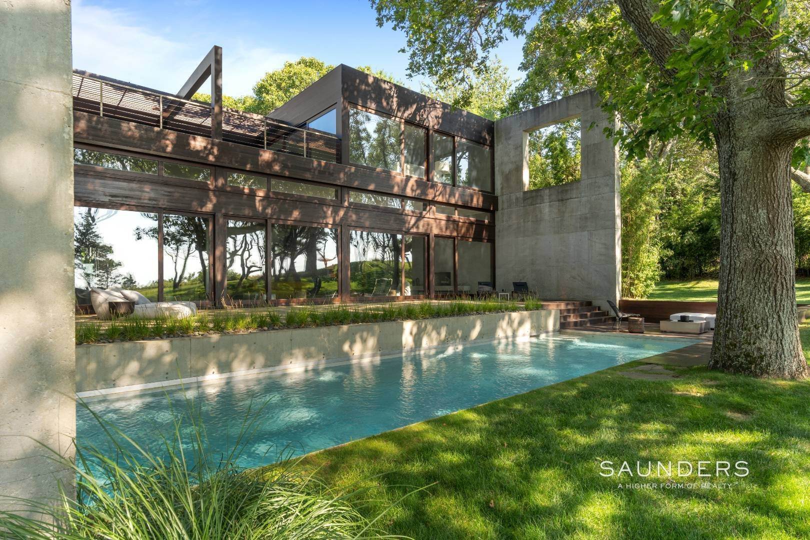 9. Single Family Homes for Sale at Serene Modern Waterfront Dream Home 24 On The Bluff, Sag Harbor, NY 11963