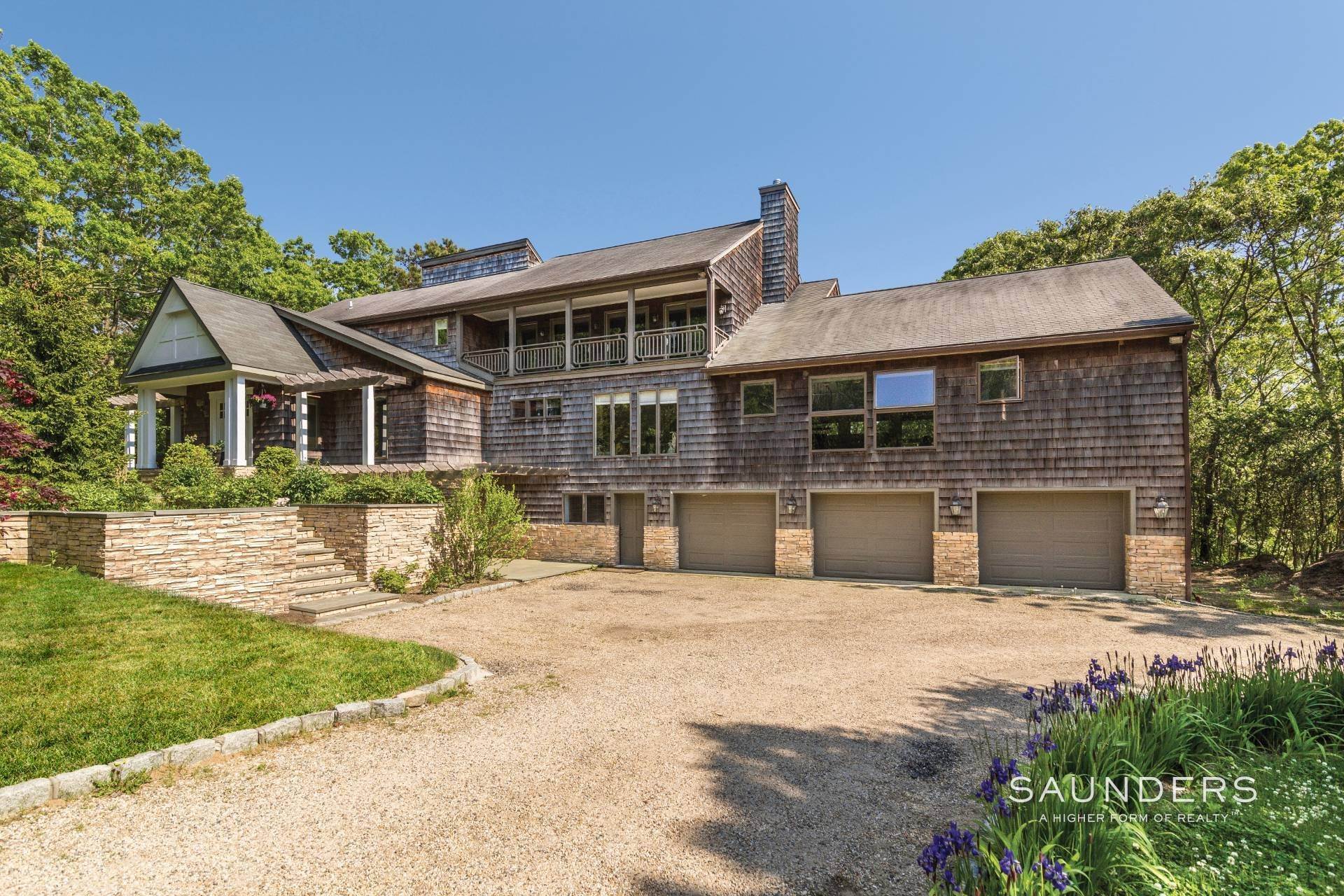 Single Family Homes for Sale at Spacious, Light-Filled East Hampton Traditional 46 Ancient Highway, Northwest Woods, East Hampton, NY 11937