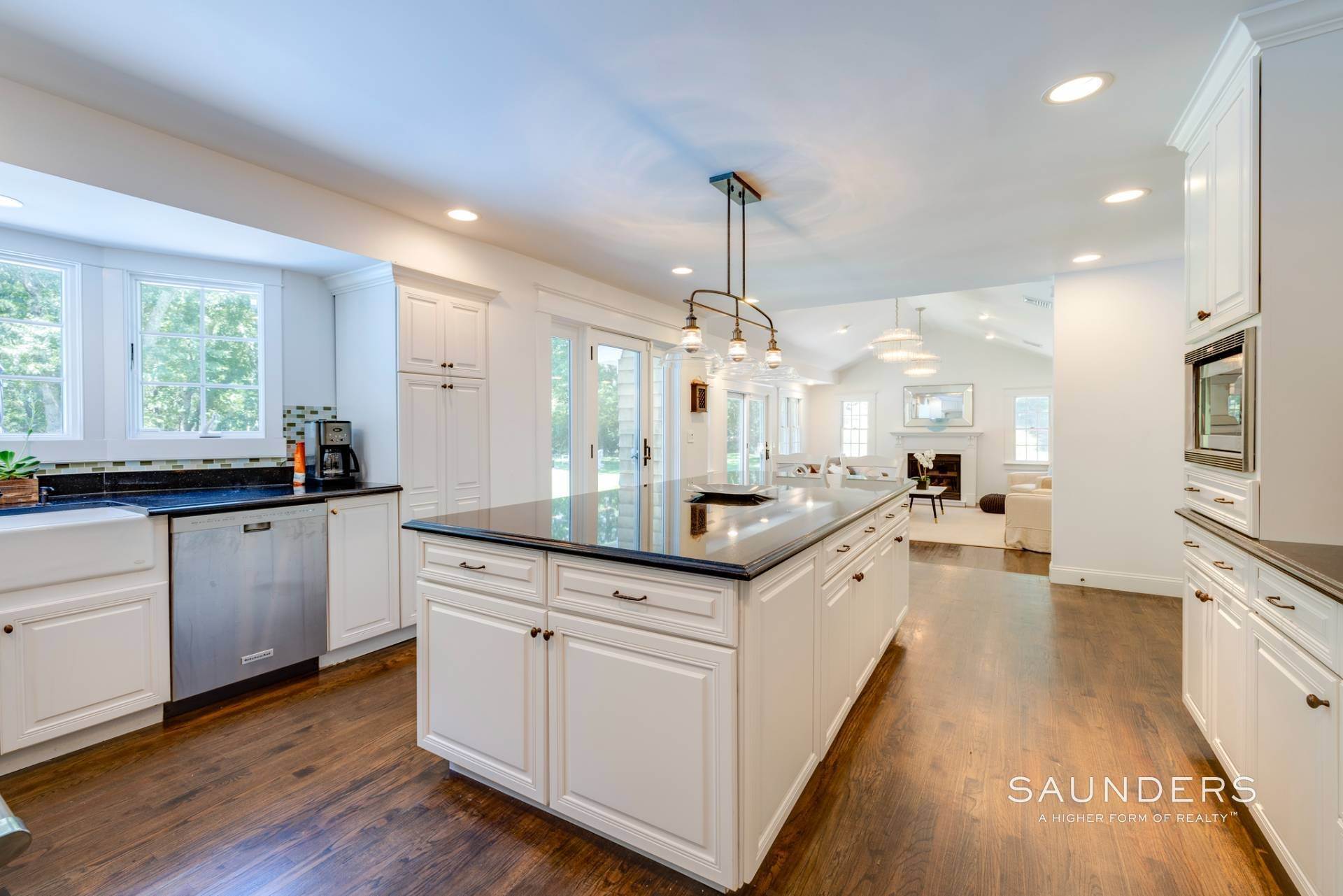 4. Single Family Homes at Renovated Southampton Four Bedroom With Pool 55 Edge Of Woods, Southampton, NY 11968