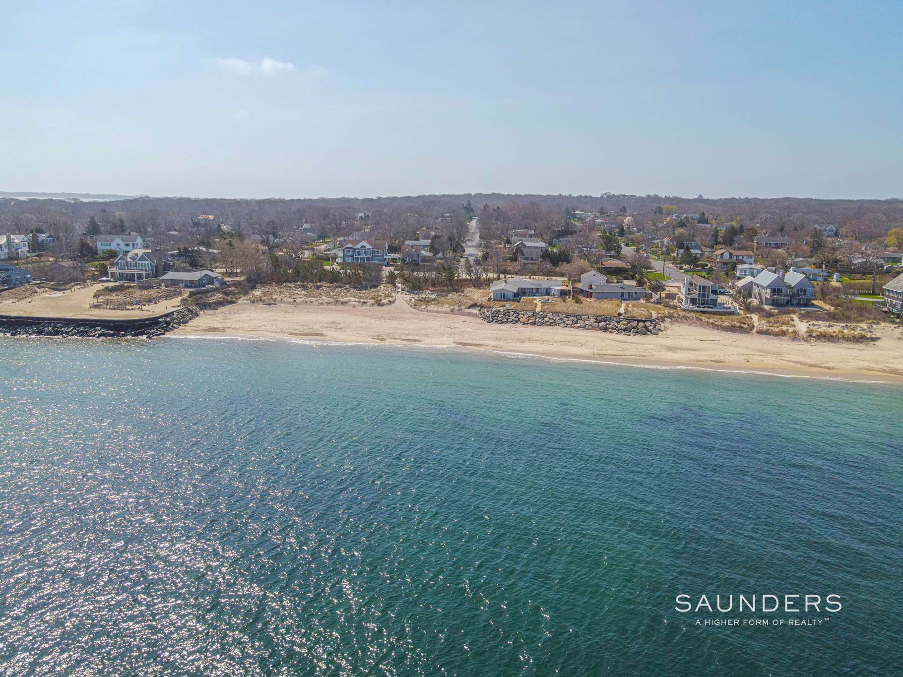 13. Single Family Homes for Sale at Four Bedrooms And Room For A Pool 101 Gannet Drive, Montauk, NY 11954