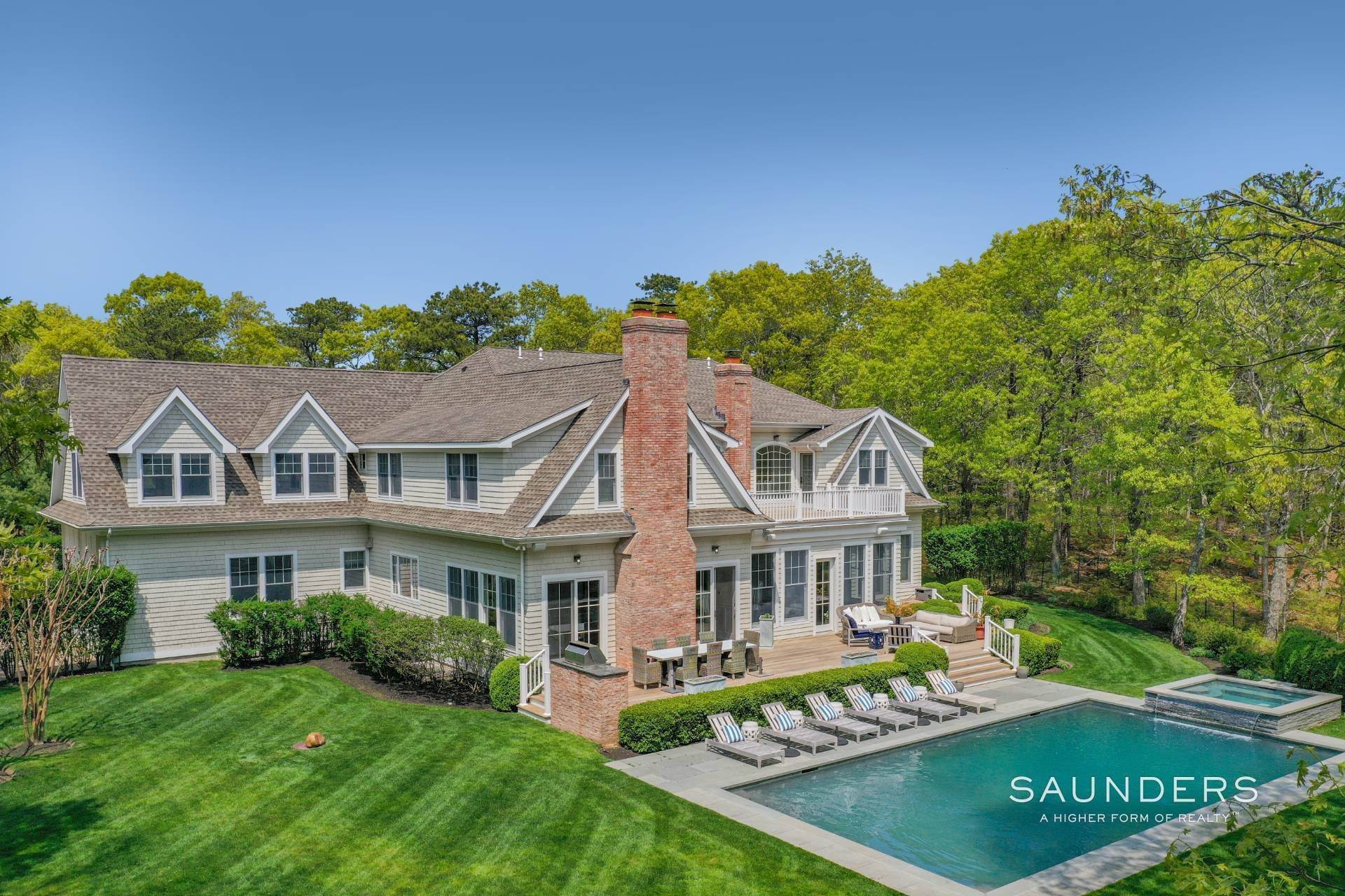Single Family Homes for Sale at Expansive East Hampton Home On 2.7 Acres 388 Hands Creek Road, East Hampton, NY 11937