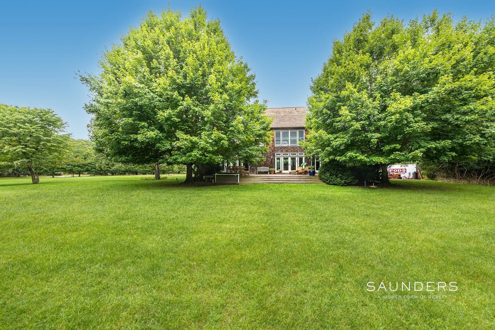 17. Single Family Homes for Sale at East Hampton - Private 4 Acres Bordering 20 Acres Of Reserve!!! 26 School Street, Springs, East Hampton, NY 11937
