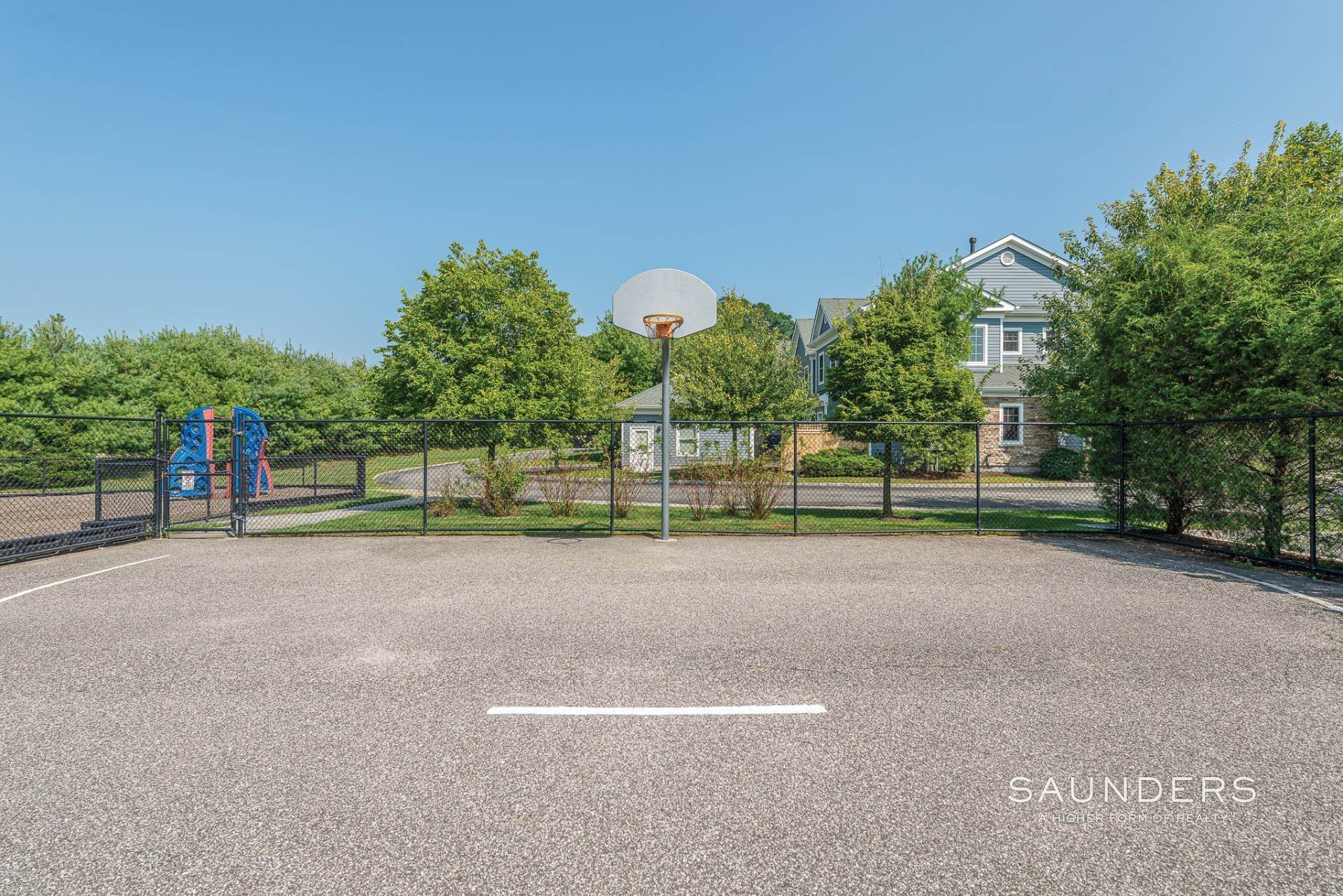 25. Condominiums for Sale at Custom End Unit Condo In The Courtyards In Southampton 44 Andrew Court, Unit 44, North Sea, Southampton, NY 11968