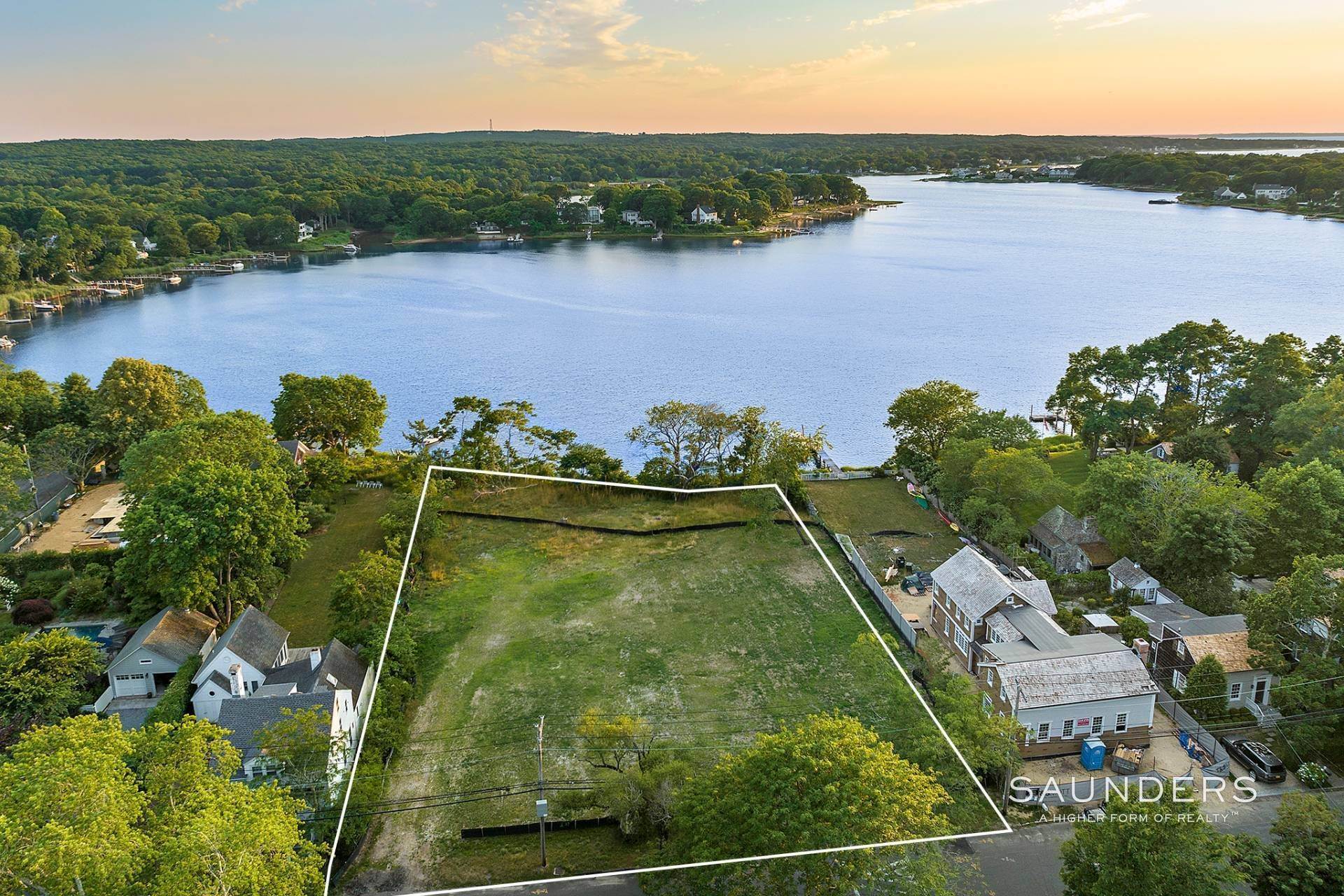 17. Single Family Homes for Sale at Dream Waterfront Estate For Entertaining 37 Glover Street, Sag Harbor, NY 11963