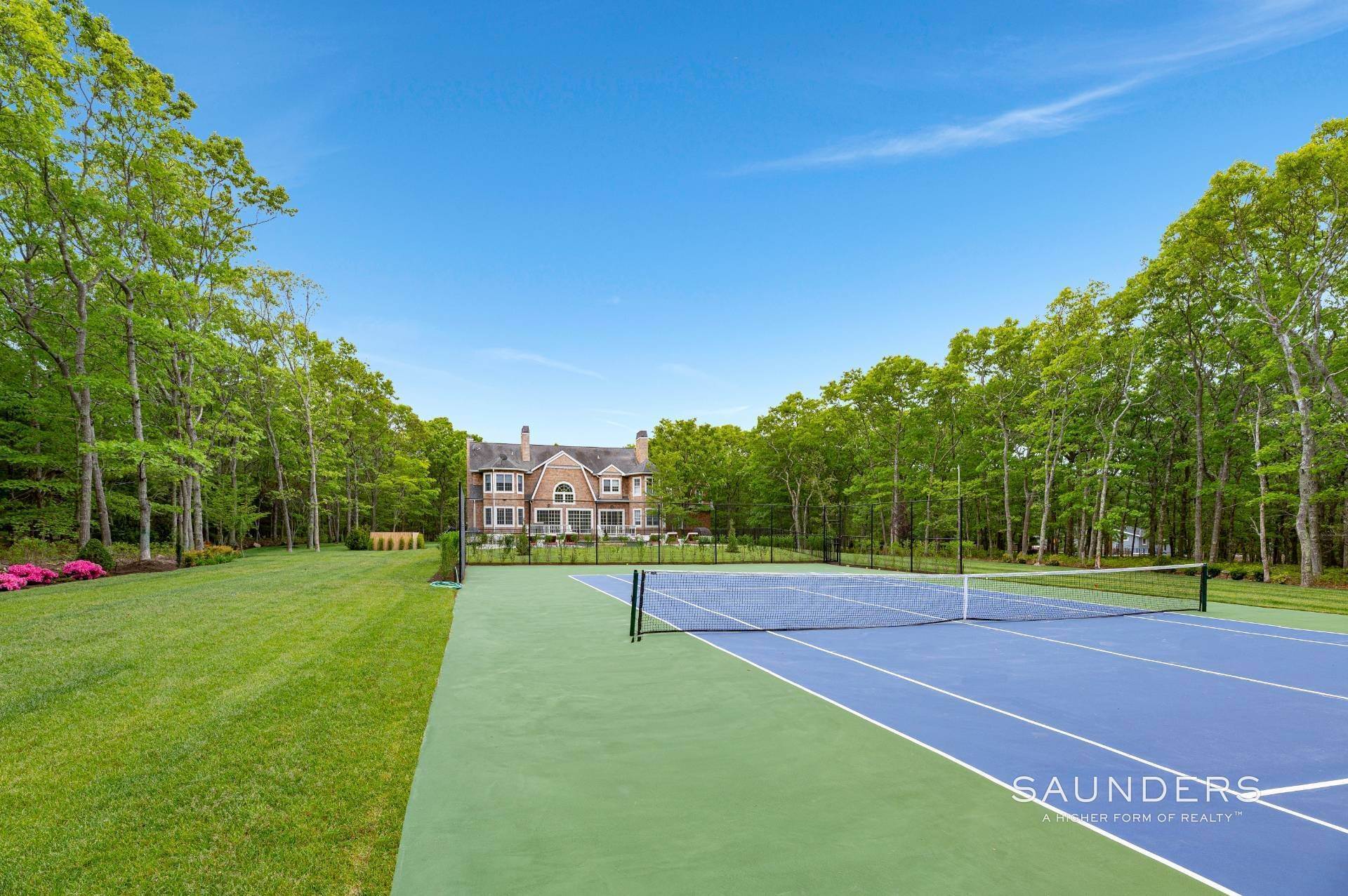 34. Single Family Homes for Sale at Southampton Estate With Pool And Tennis 1766 Majors Path, Southampton, NY 11968
