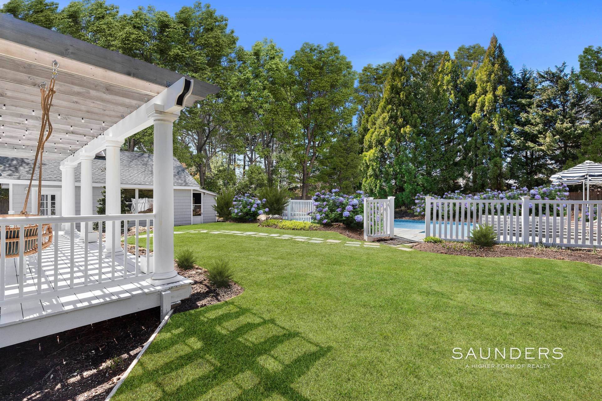 25. Single Family Homes for Sale at Home Sweet Home In The Village 65 Aspatuck Road, Westhampton Beach Village, NY 11978