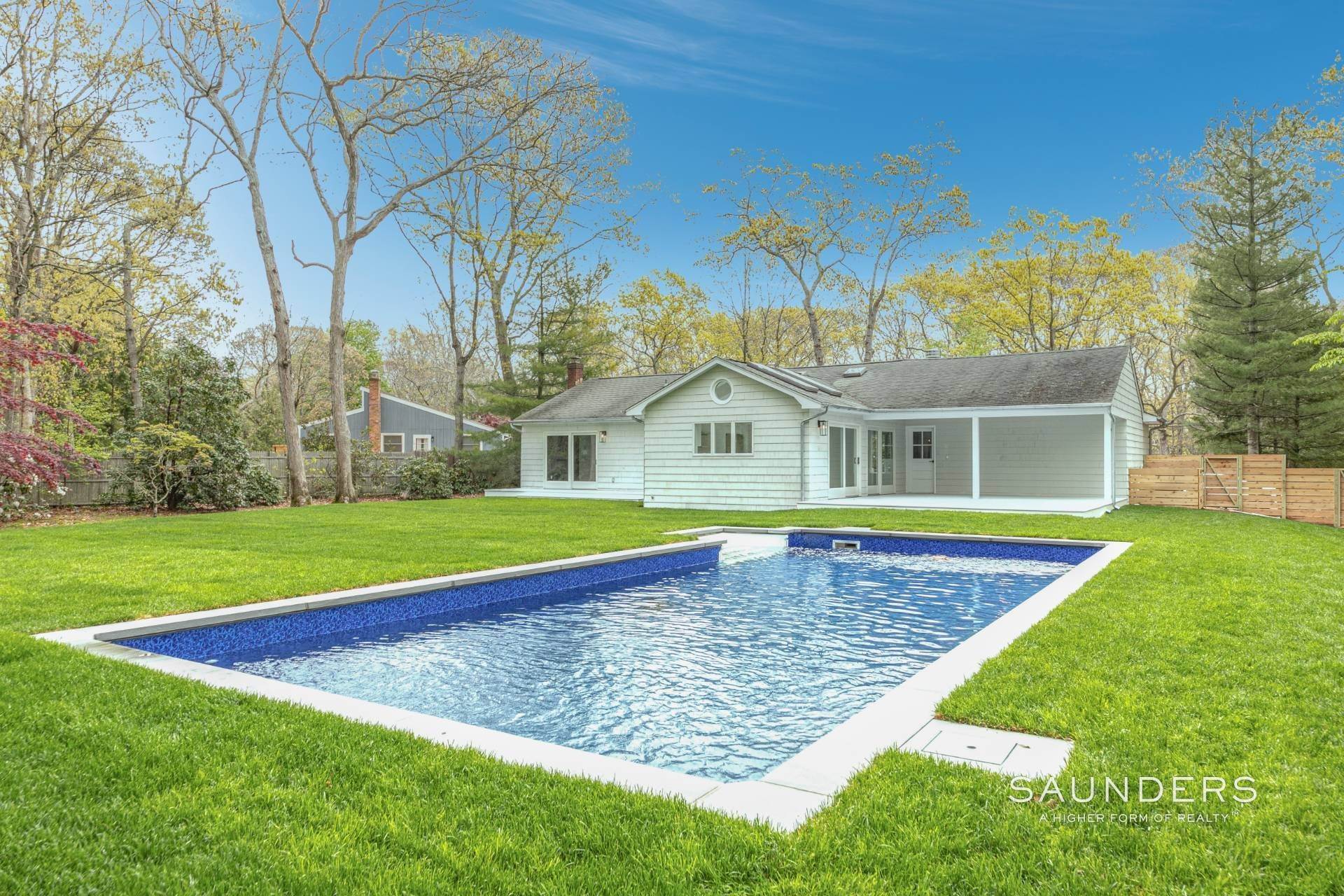 17. Single Family Homes for Sale at Newly Renovated In Springs 16 Delavan Street, East Hampton, NY 11937