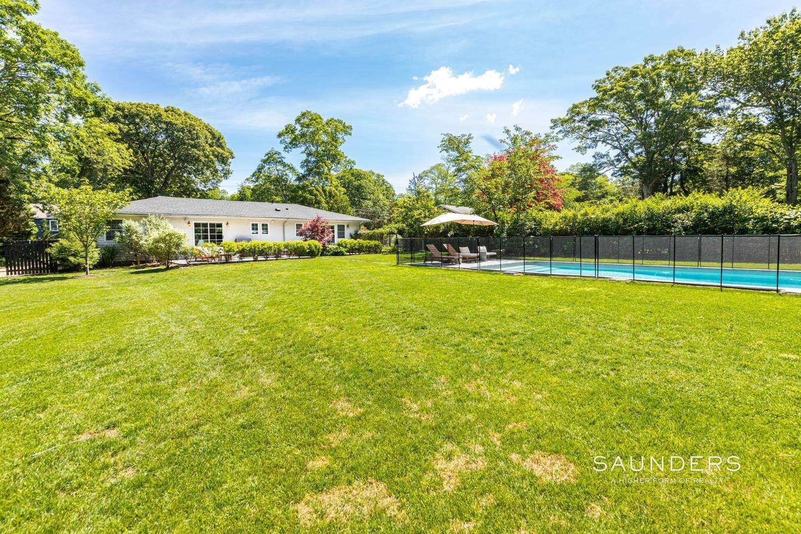 19. Single Family Homes at Spend August In This Renovated Charming Springs Home East Hampton, NY 11937