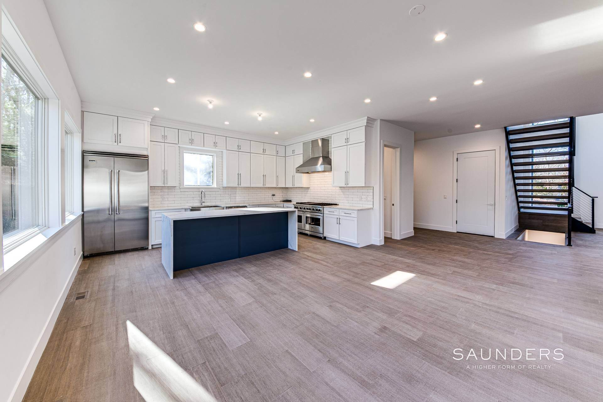 14. Single Family Homes for Sale at Unsurpassed Luxury And Elegance With This Brand New Construction 10 Van Scoys Path, East Hampton, NY 11937