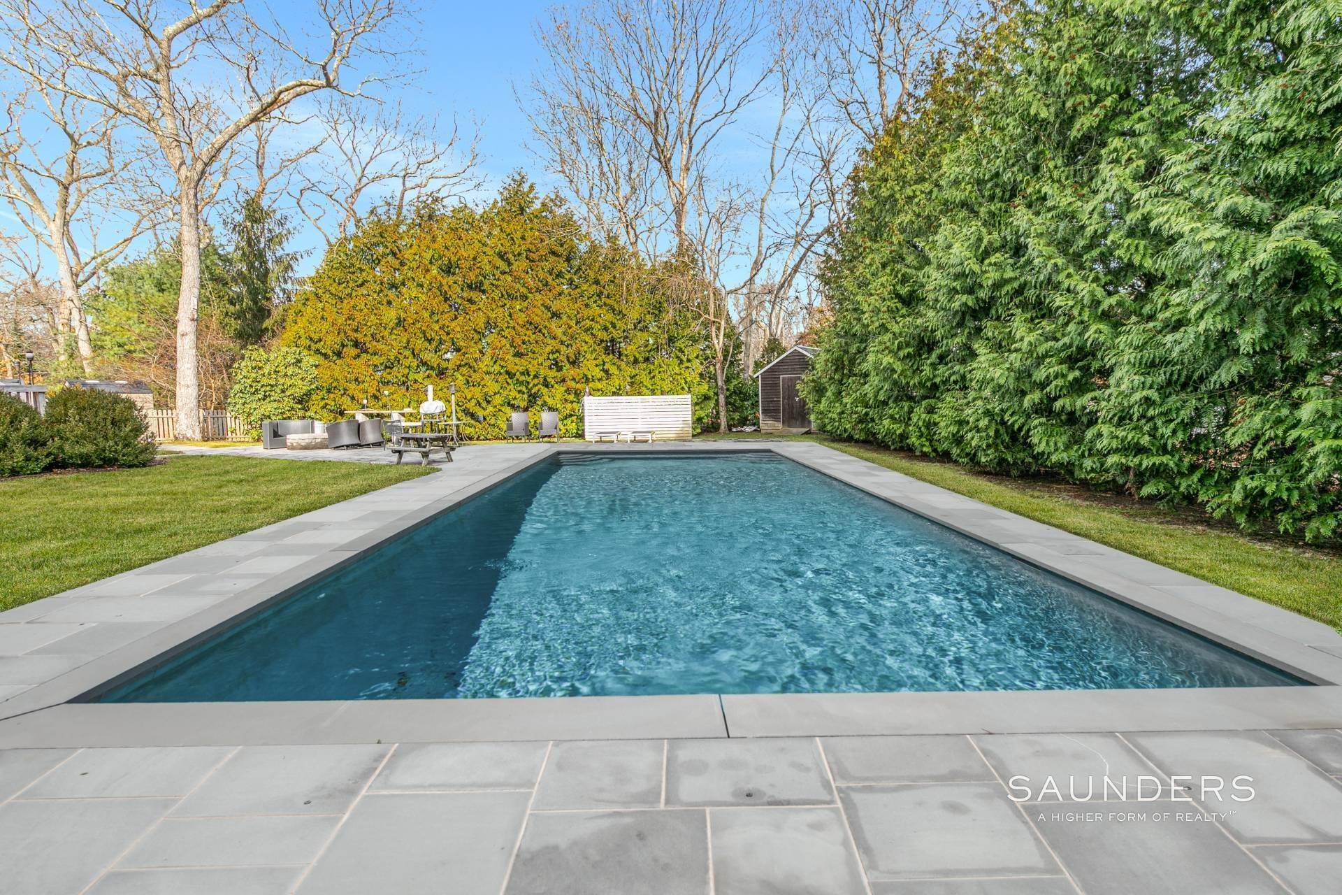17. Single Family Homes at Springs Newly Renovated With A Pool Near The Beach 65 Manor Lane South, East Hampton, NY 11937