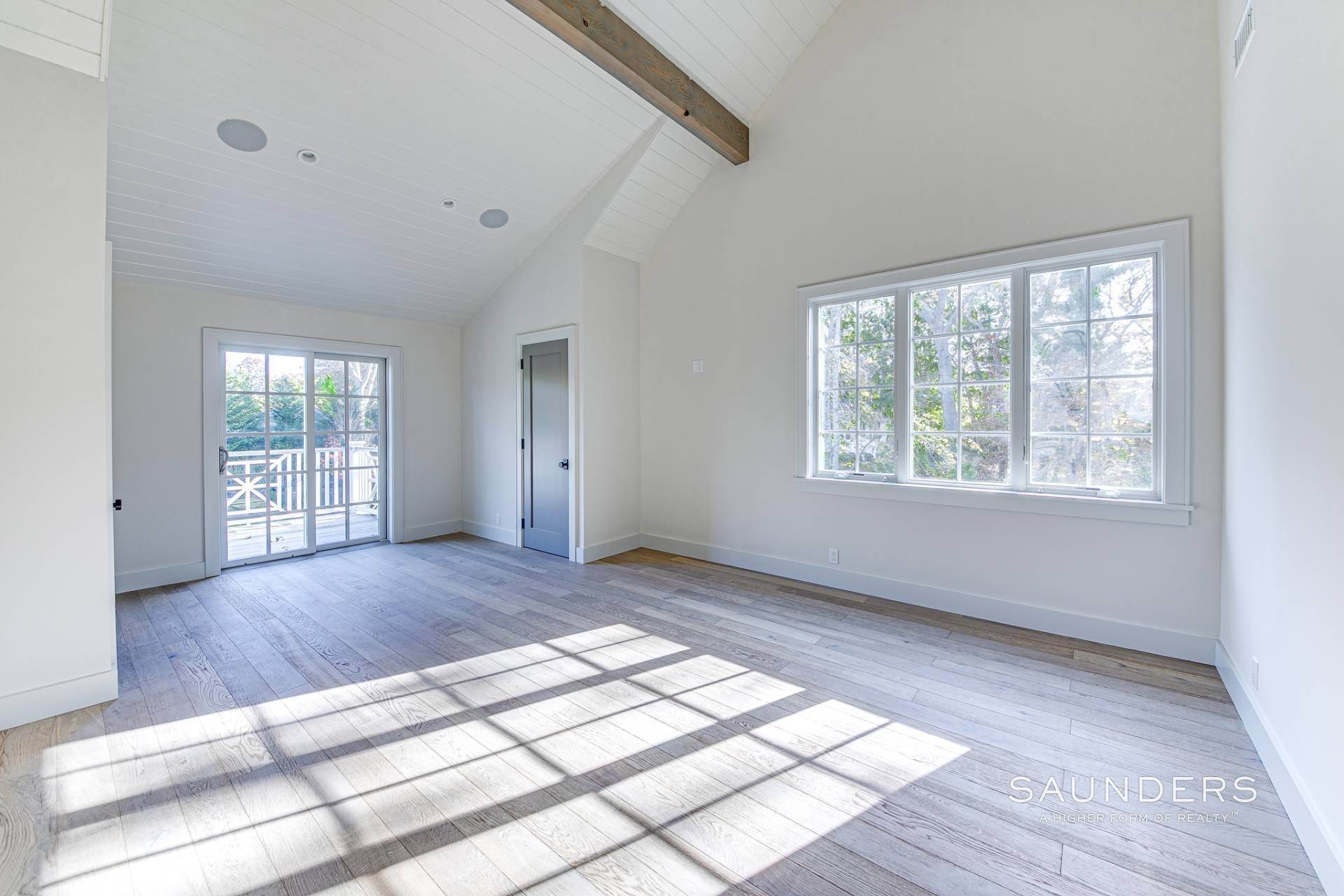 14. Single Family Homes for Sale at Finished And Fabulous New Construction On Cove Hollow 58 Cove Hollow Road, East Hampton, NY 11937