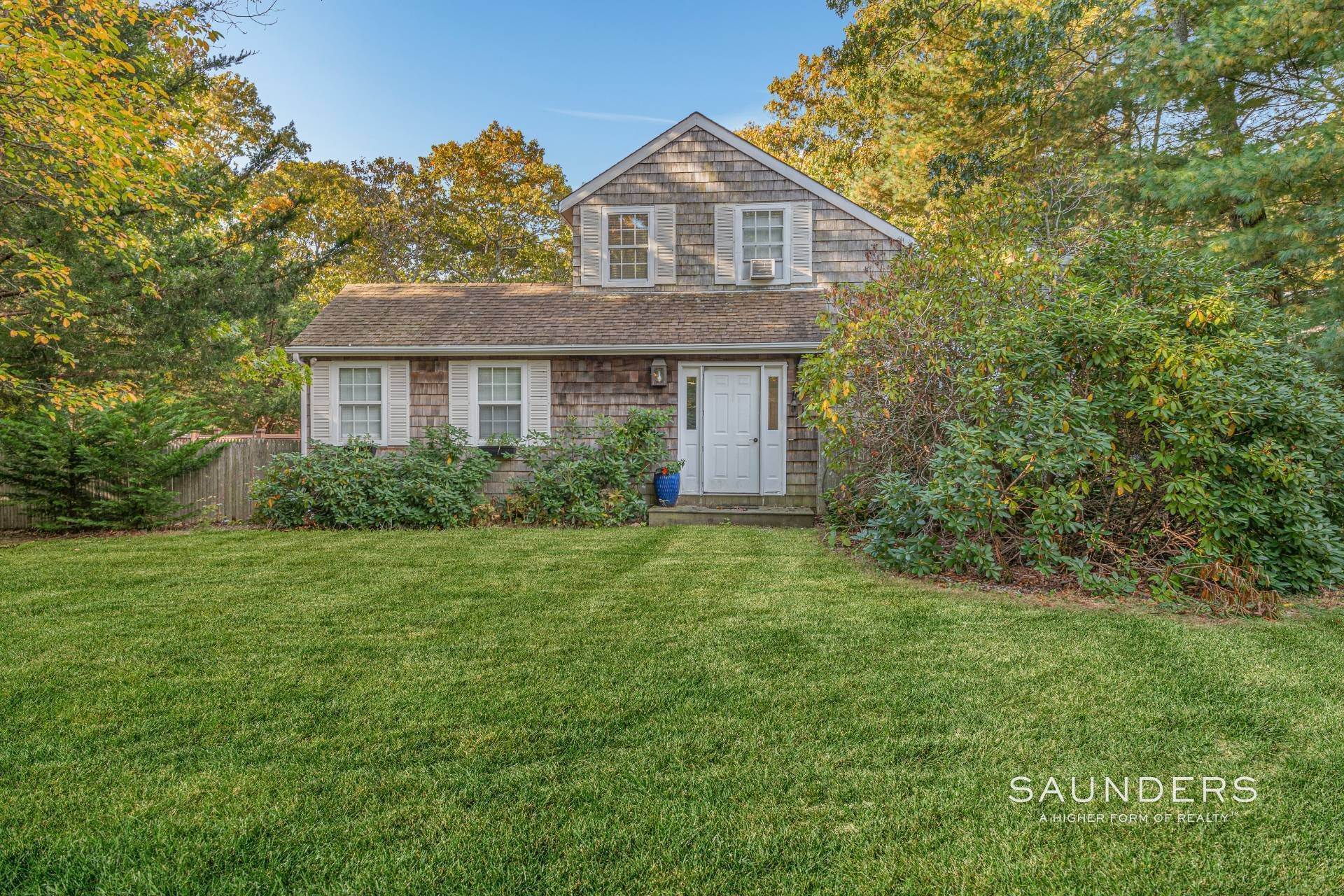Single Family Homes for Sale at Classic Springs Beauty Near The Water 36 Manor Lane, Springs, East Hampton, NY 11937