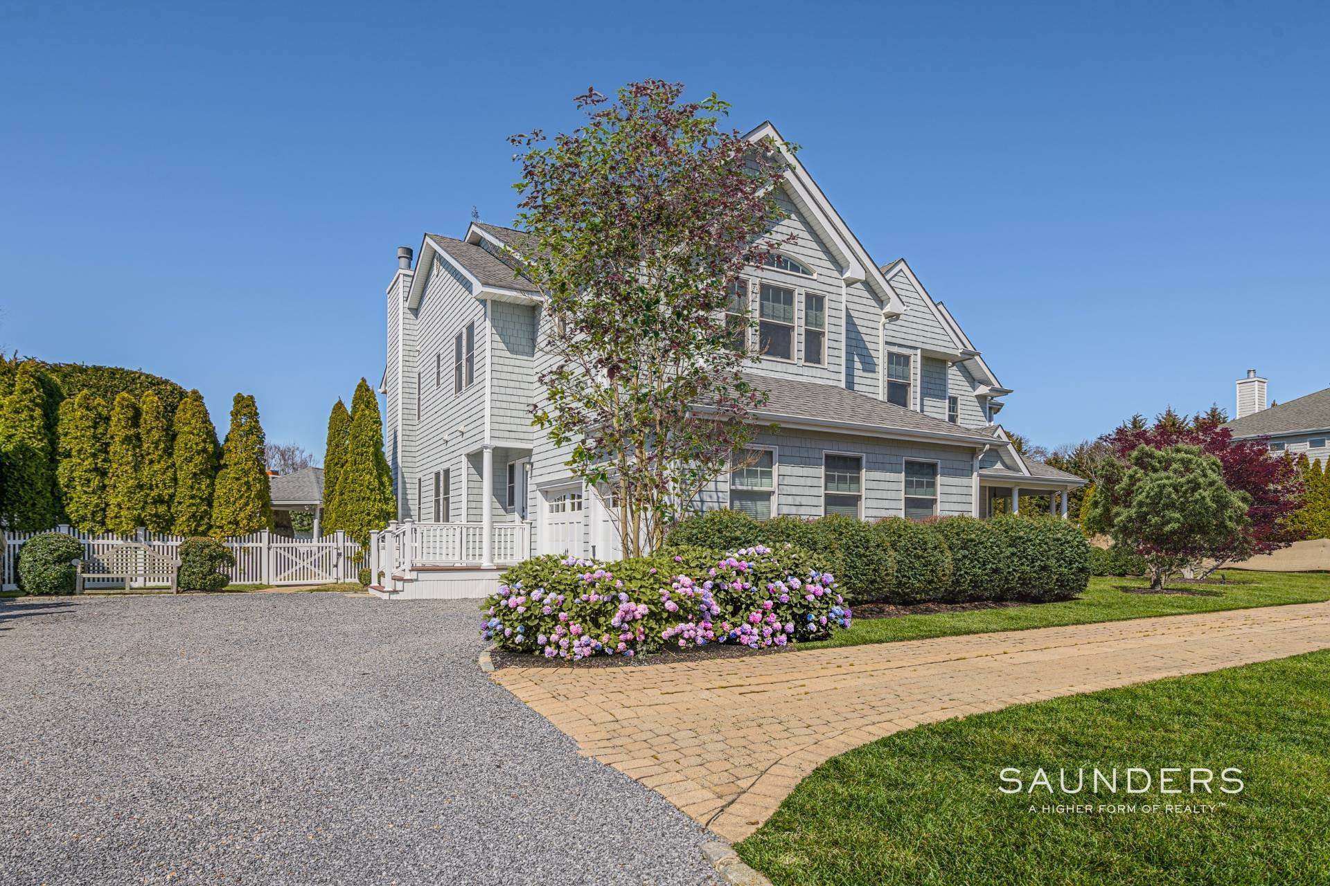 24. Single Family Homes for Sale at Southampton Turn-Key 5 Summer Drive, Southampton, NY 11968