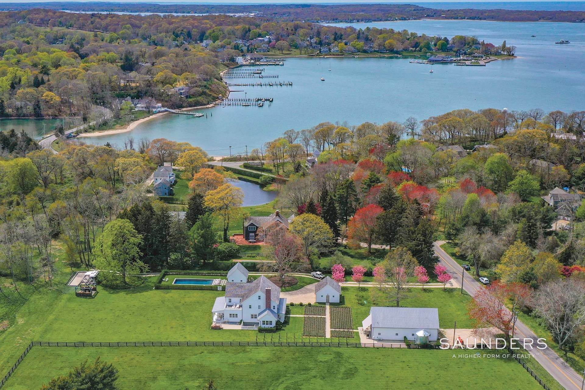 Single Family Homes for Sale at Exquisite Shelter Island Estate 8 Cobbetts Lane, Shelter Island, NY 11964