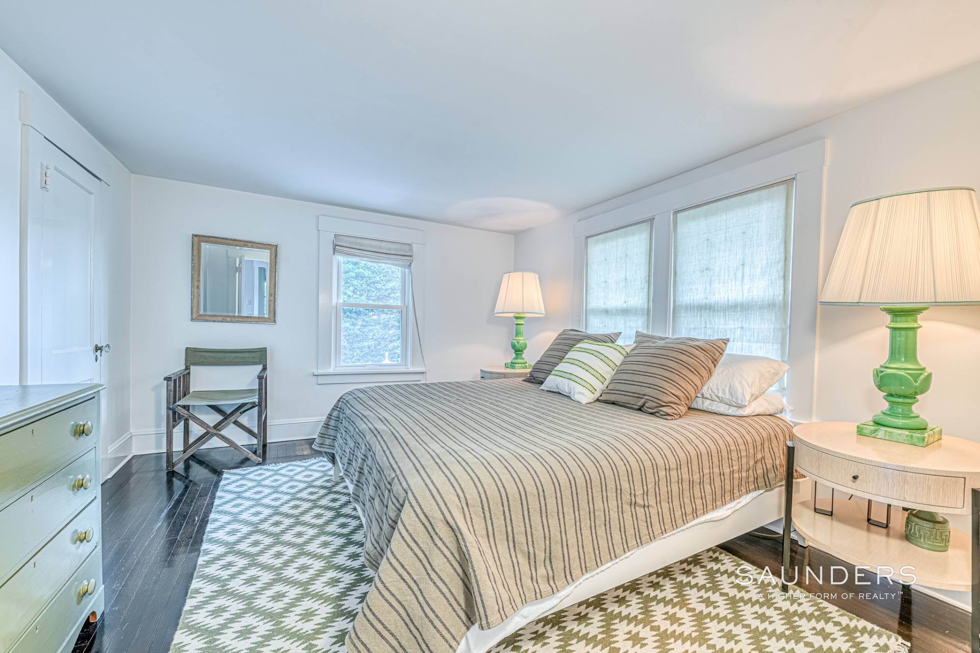 13. Single Family Homes at Stylish And Private Central Village Home- Sleeps 10! 44 Little Plains Road, Southampton, NY 11968