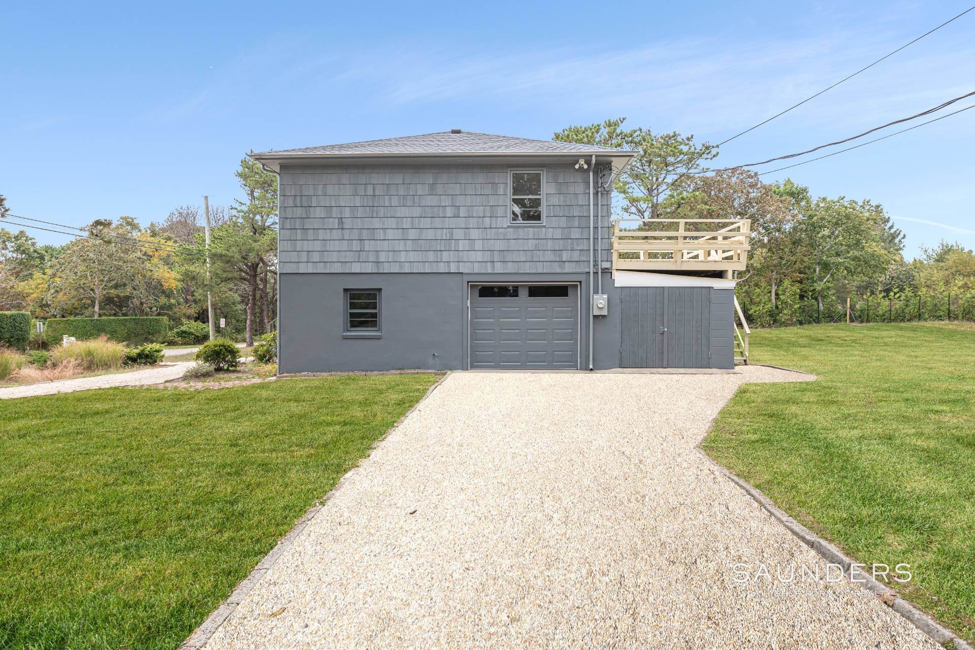 4. Single Family Homes for Sale at South Of Highway Bayside Community 91 Middle Pond Road, Southampton, NY 11968