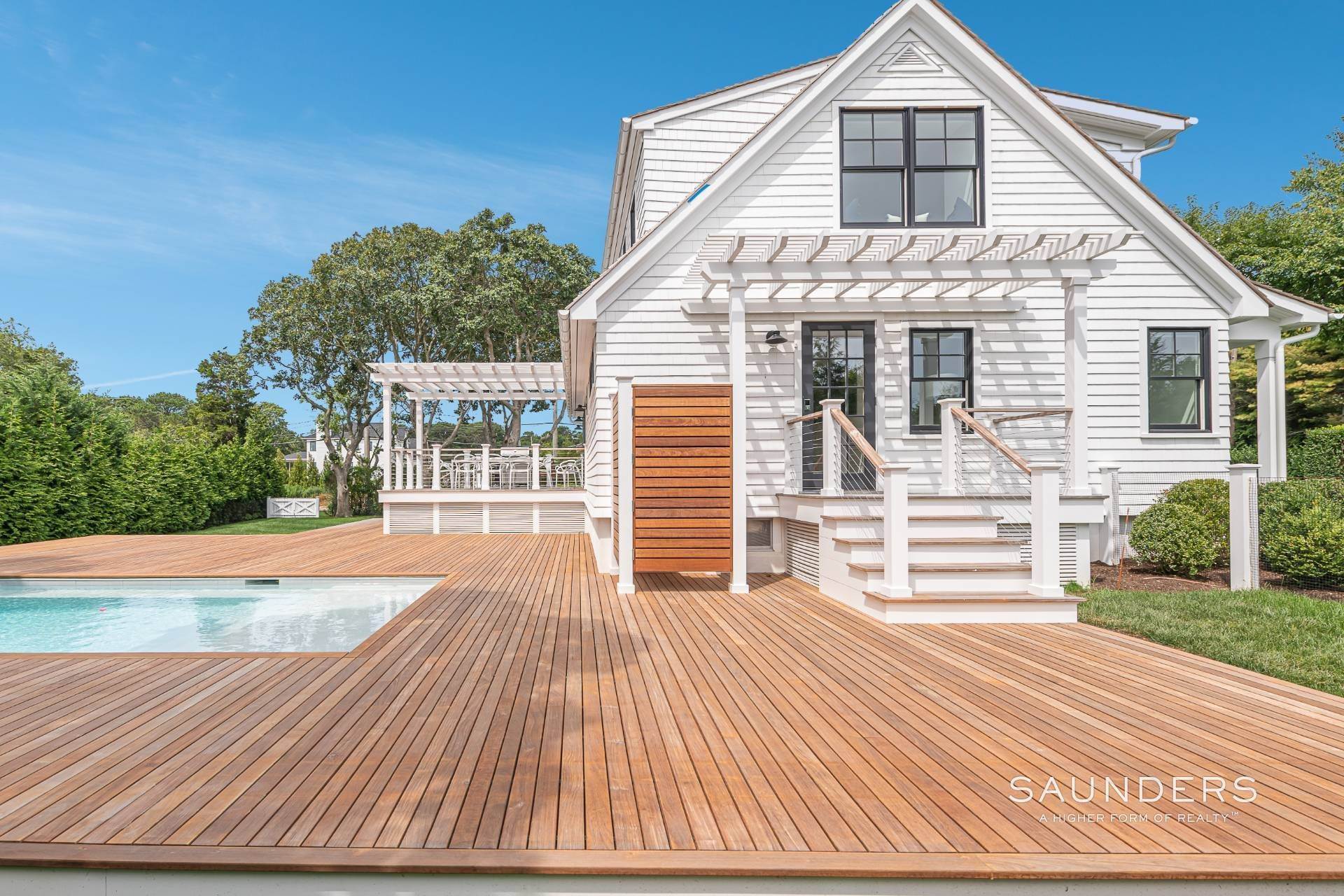 6. Single Family Homes for Sale at Chic Beach Home With Bay Access In Southampton South 3 Koral Drive, Southampton, NY 11968