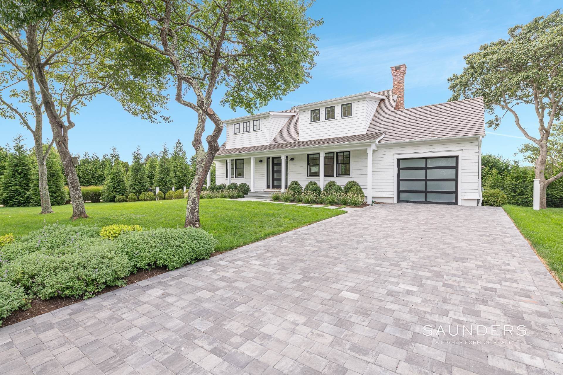 2. Single Family Homes for Sale at Chic Beach Home With Bay Access In Southampton South 3 Koral Drive, Southampton, NY 11968