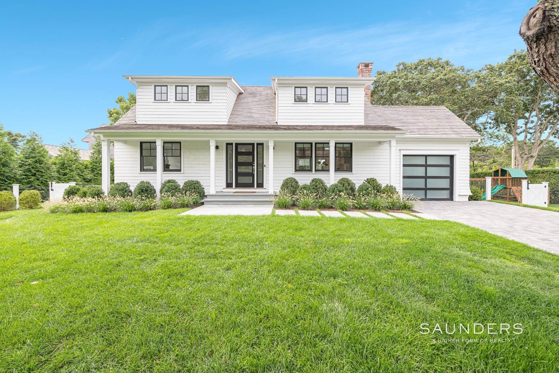 1. Single Family Homes for Sale at Chic Beach Home With Bay Access In Southampton South 3 Koral Drive, Southampton, NY 11968