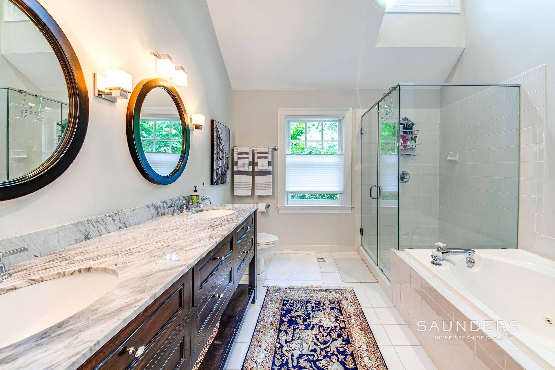 20. Single Family Homes for Sale at Immaculate Hamptons Retreat 3 Barclay Court, East Hampton, NY 11937