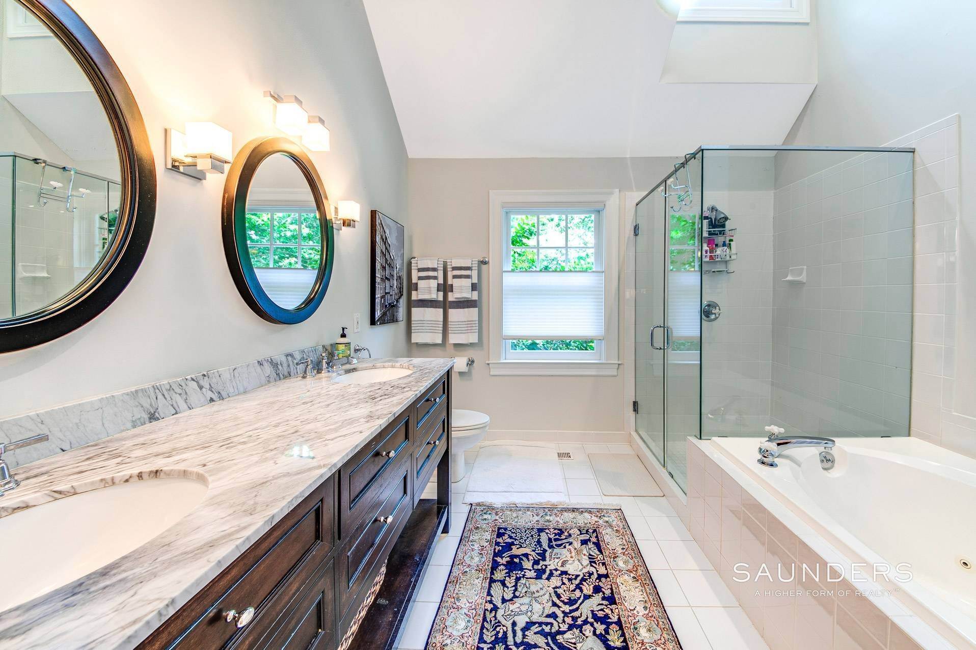 20. Single Family Homes for Sale at Immaculate Hamptons Retreat 3 Barclay Court, East Hampton, NY 11937