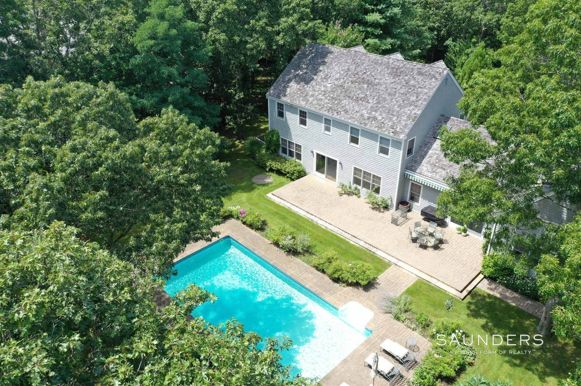 8. Single Family Homes for Sale at Immaculate Hamptons Retreat 3 Barclay Court, East Hampton, NY 11937
