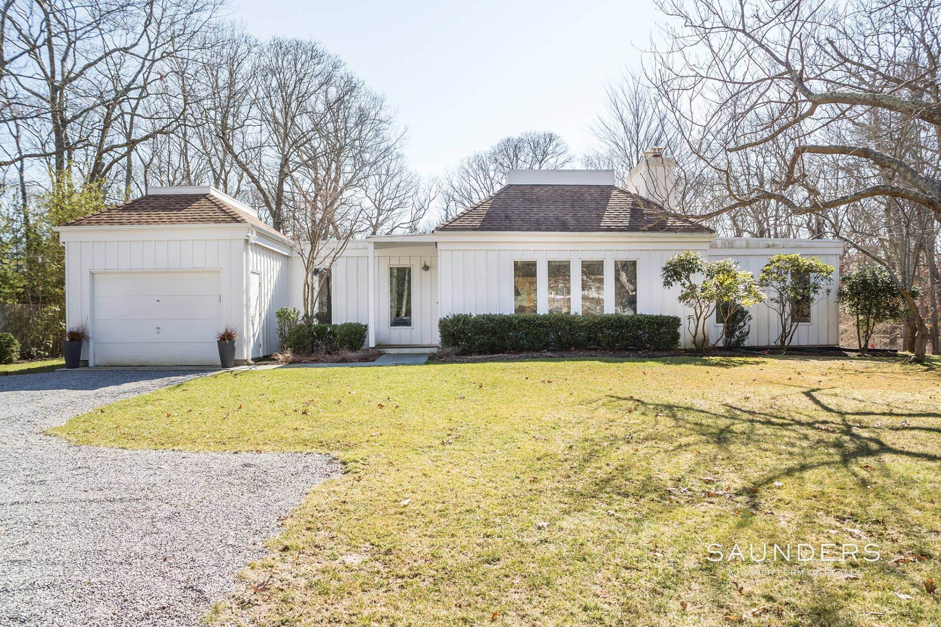 5. Single Family Homes for Sale at Settler's Landing Jewel Box 25 Woodpink Drive, East Hampton, NY 11937