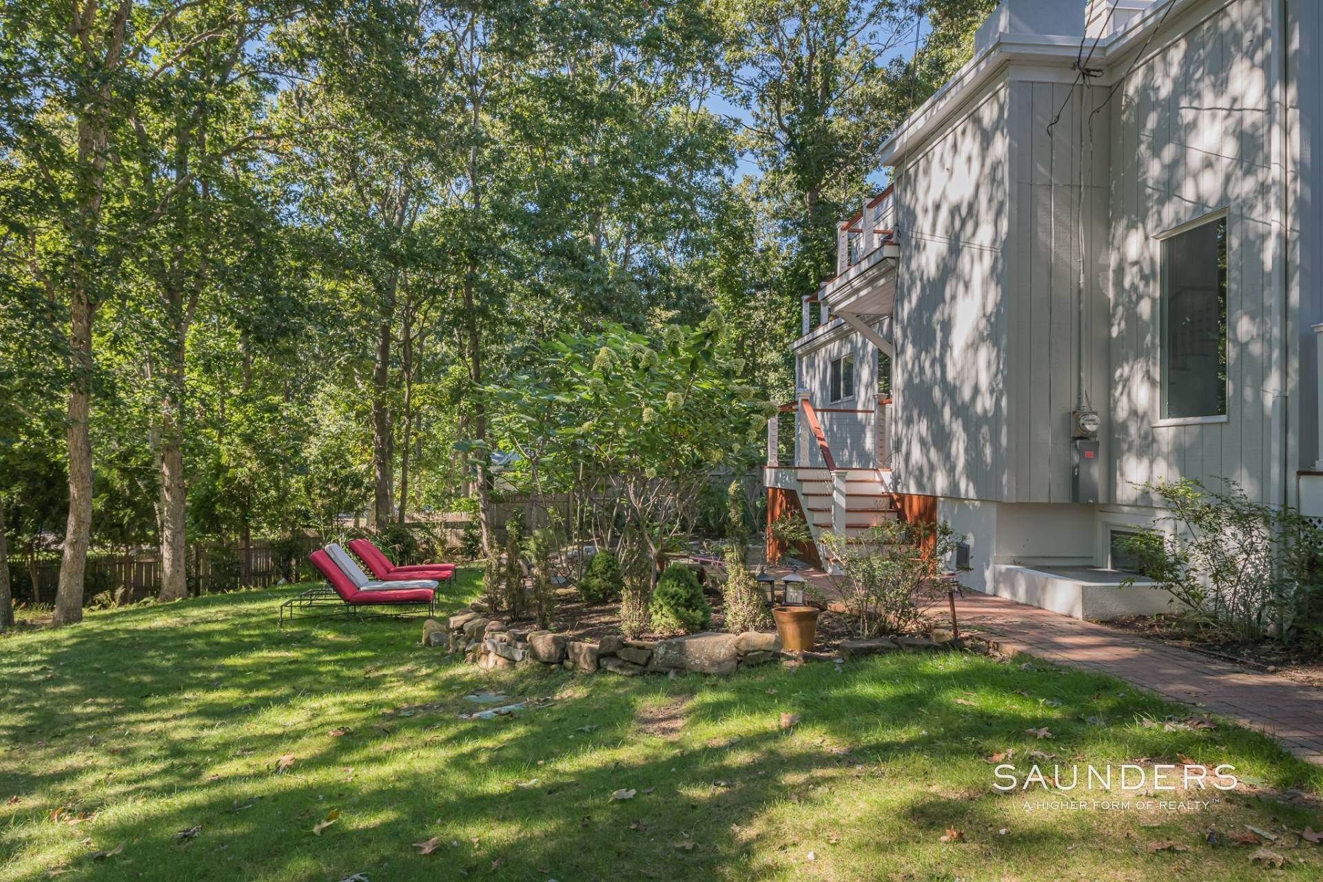 27. Single Family Homes at Chic New Renovation, Enviable Location 90 Whooping Hollow Road, East Hampton, NY 11937