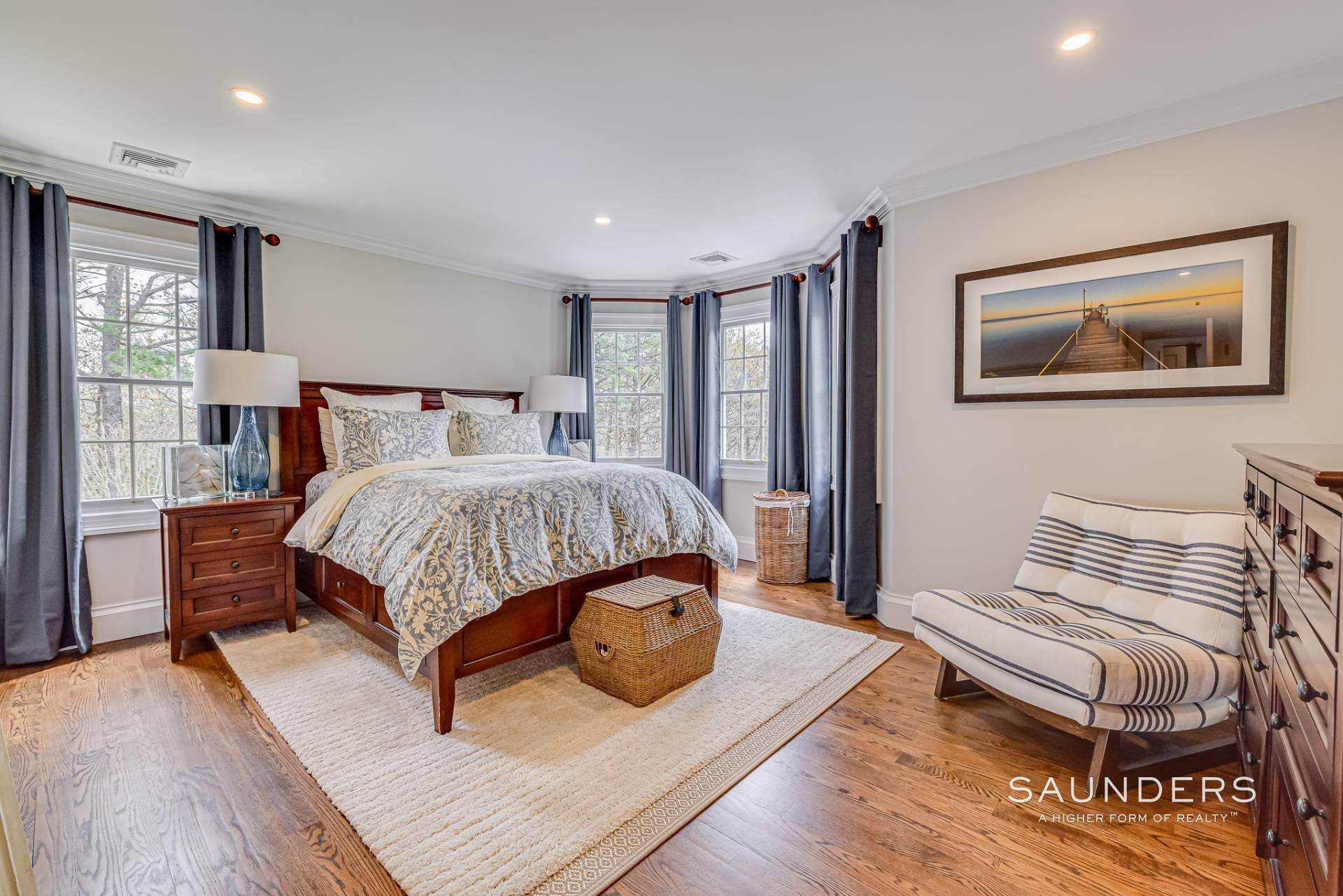 19. Single Family Homes at East Quogue Escape -Newly Renovated Newly Furnished 139 Maggie Drive, East Quogue, NY 11942